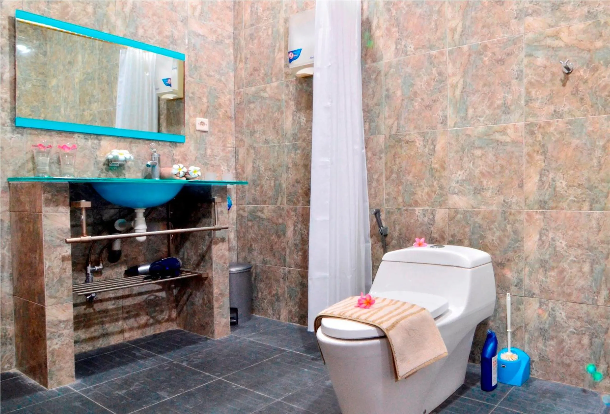 Bathroom in Pasific Beach Cottages