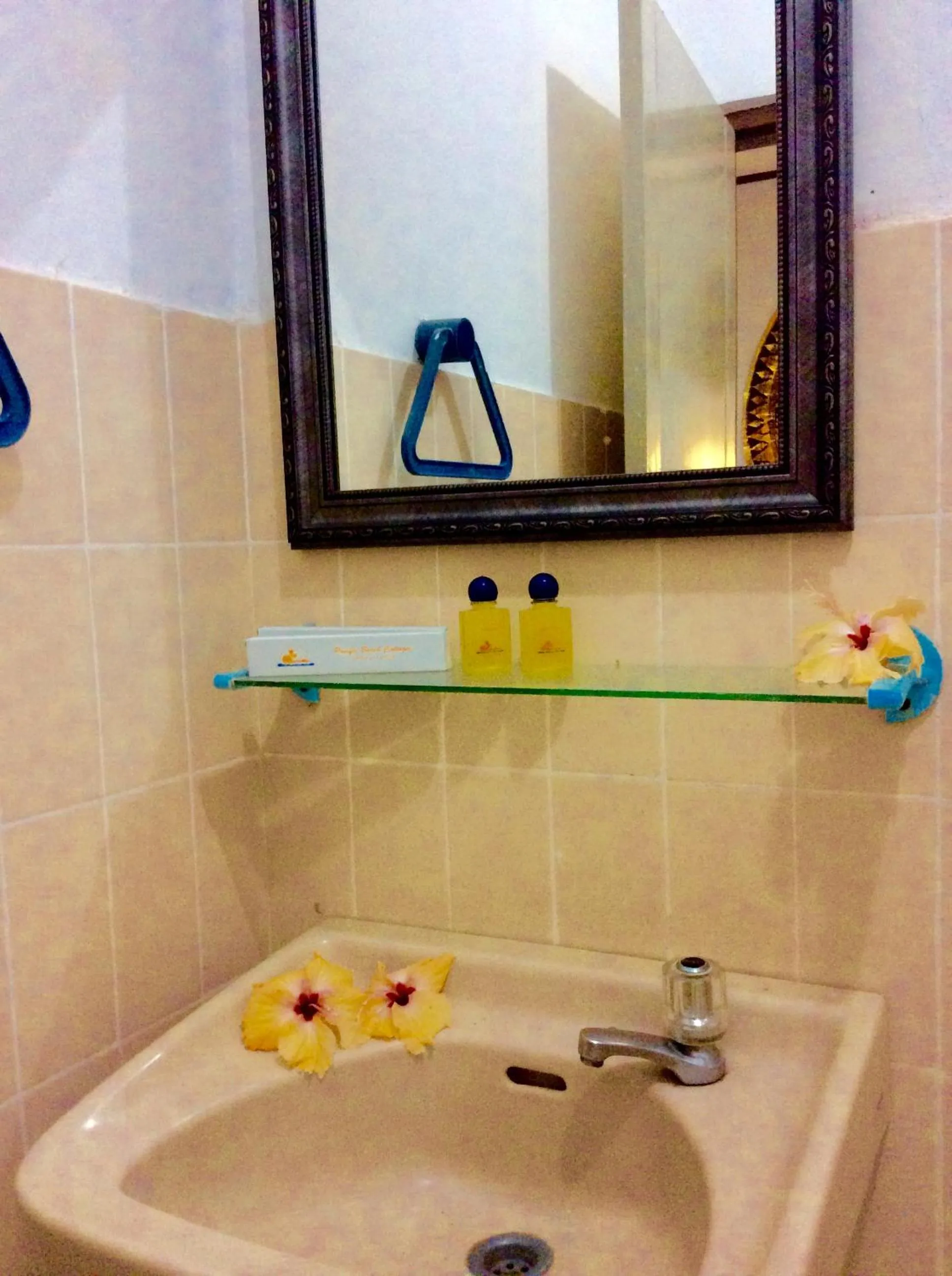 Bathroom in Pasific Beach Cottages