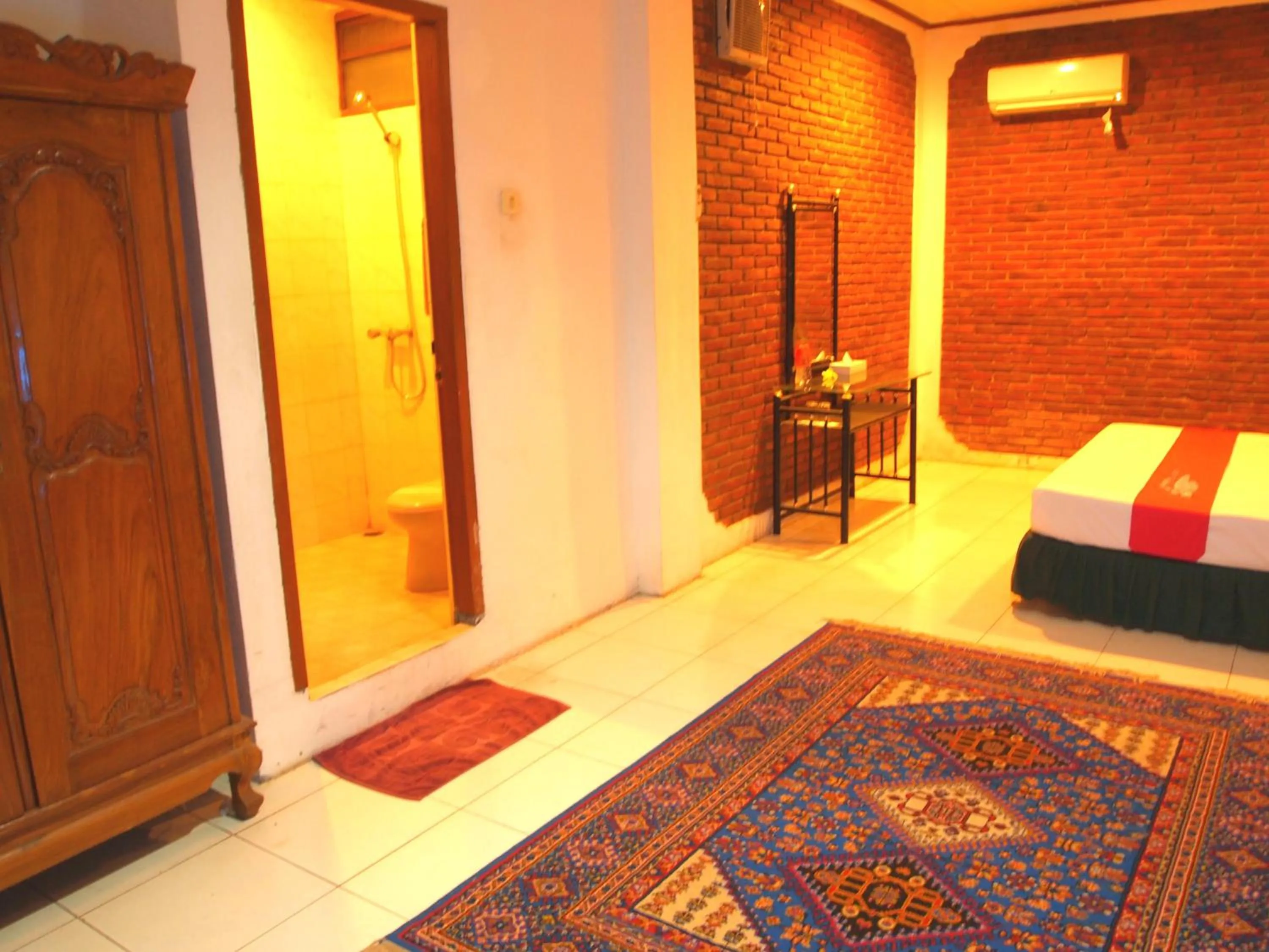 Photo of the whole room, Bed in Pasific Beach Cottages