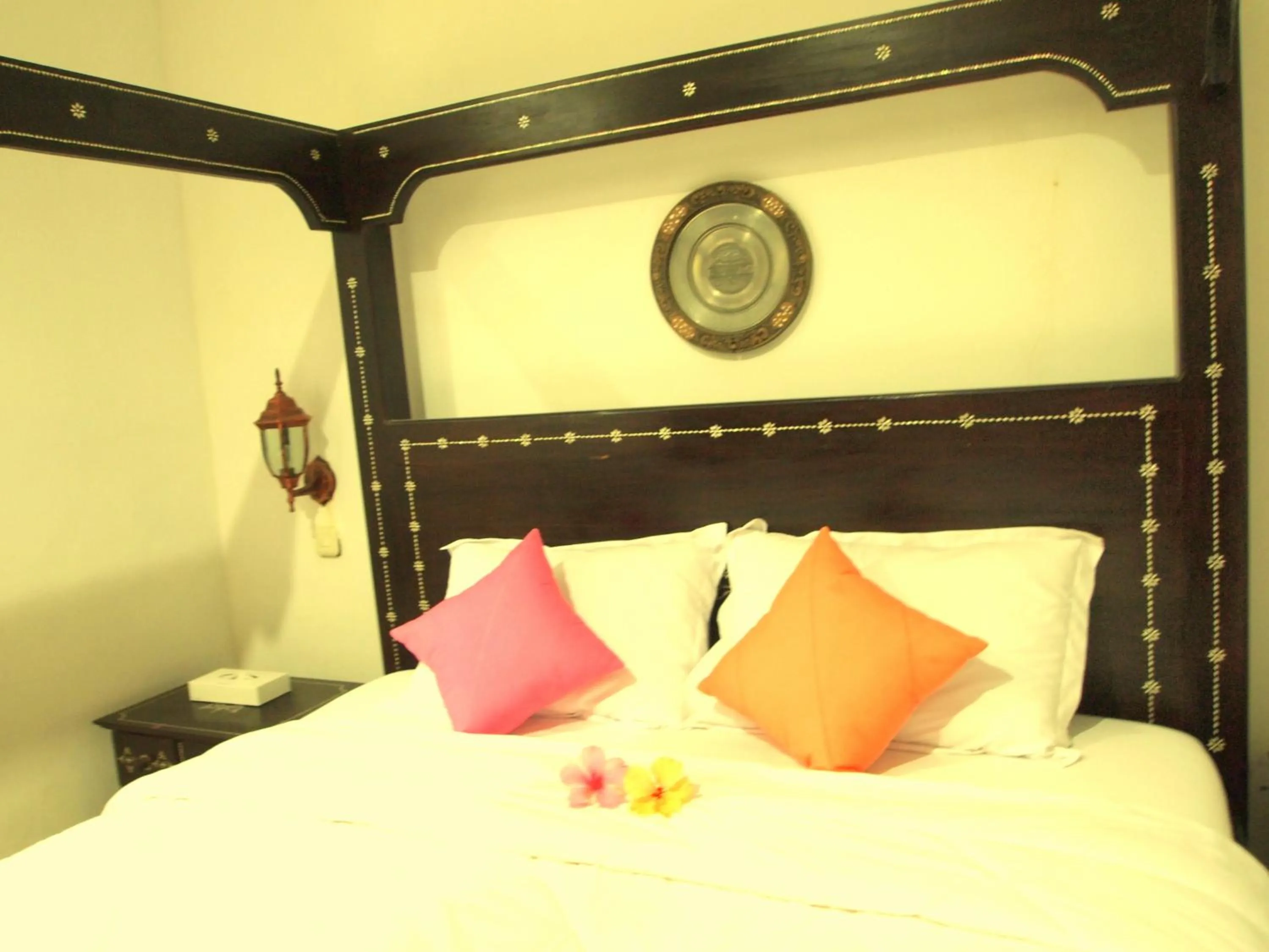 Bed in Pasific Beach Cottages
