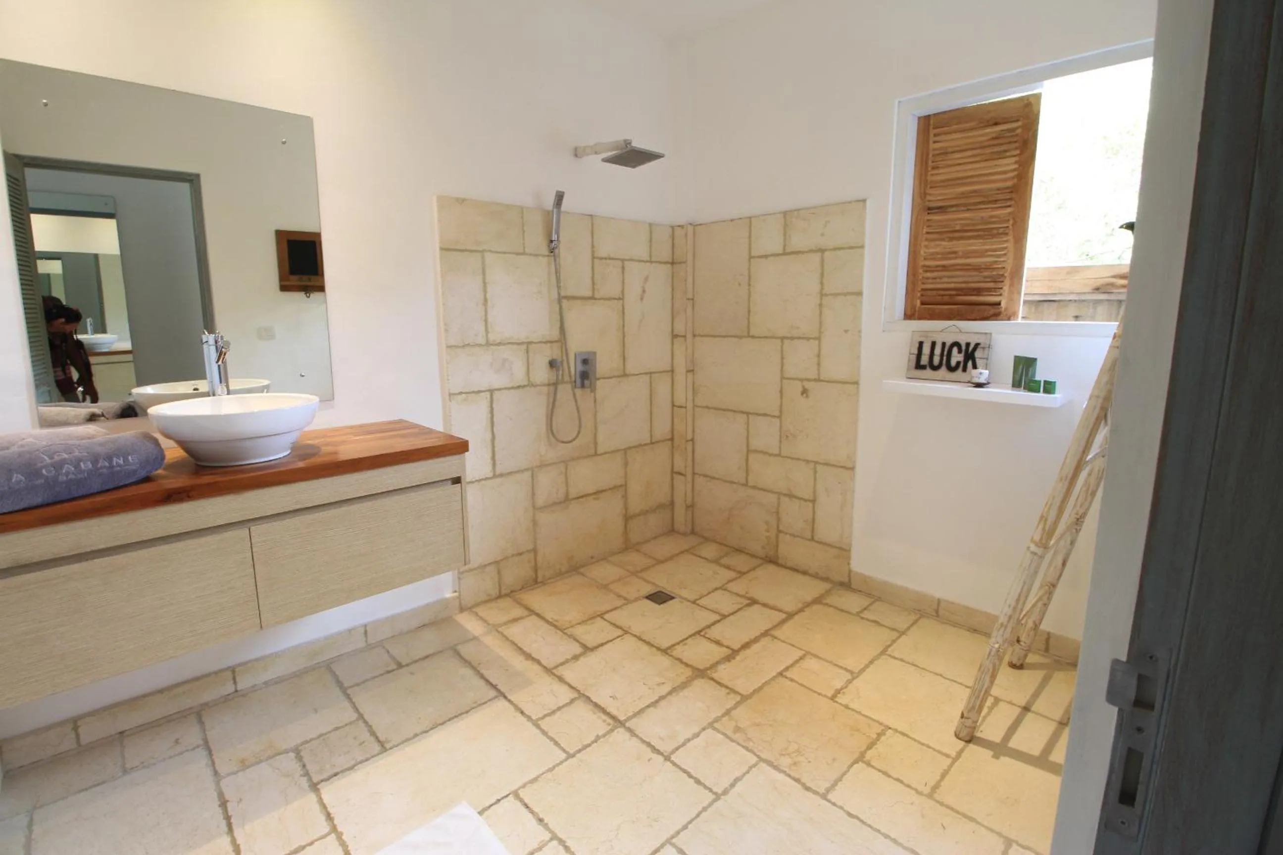 Bathroom in La Cabane