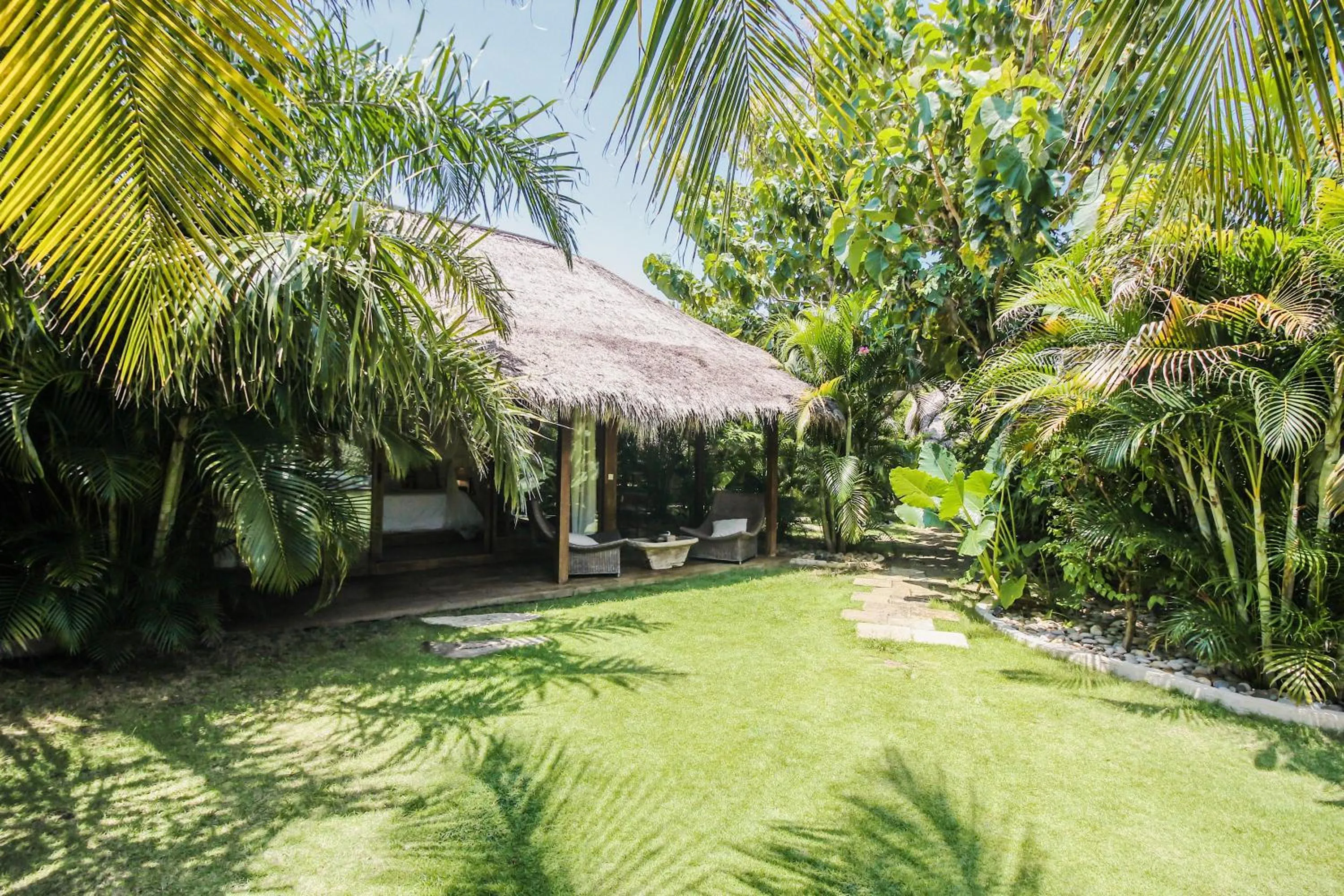 Garden view in La Cabane
