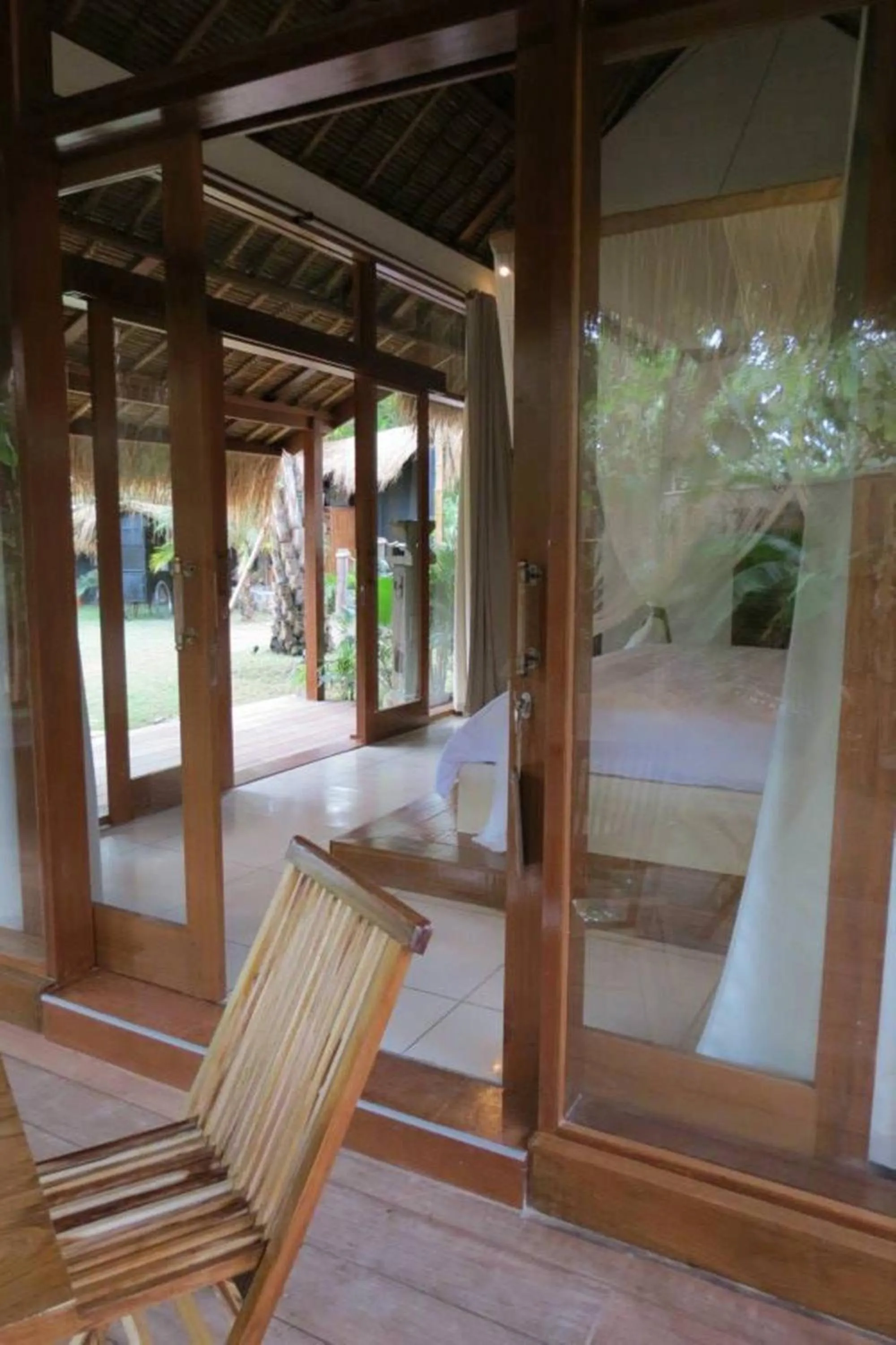 Photo of the whole room in La Cabane