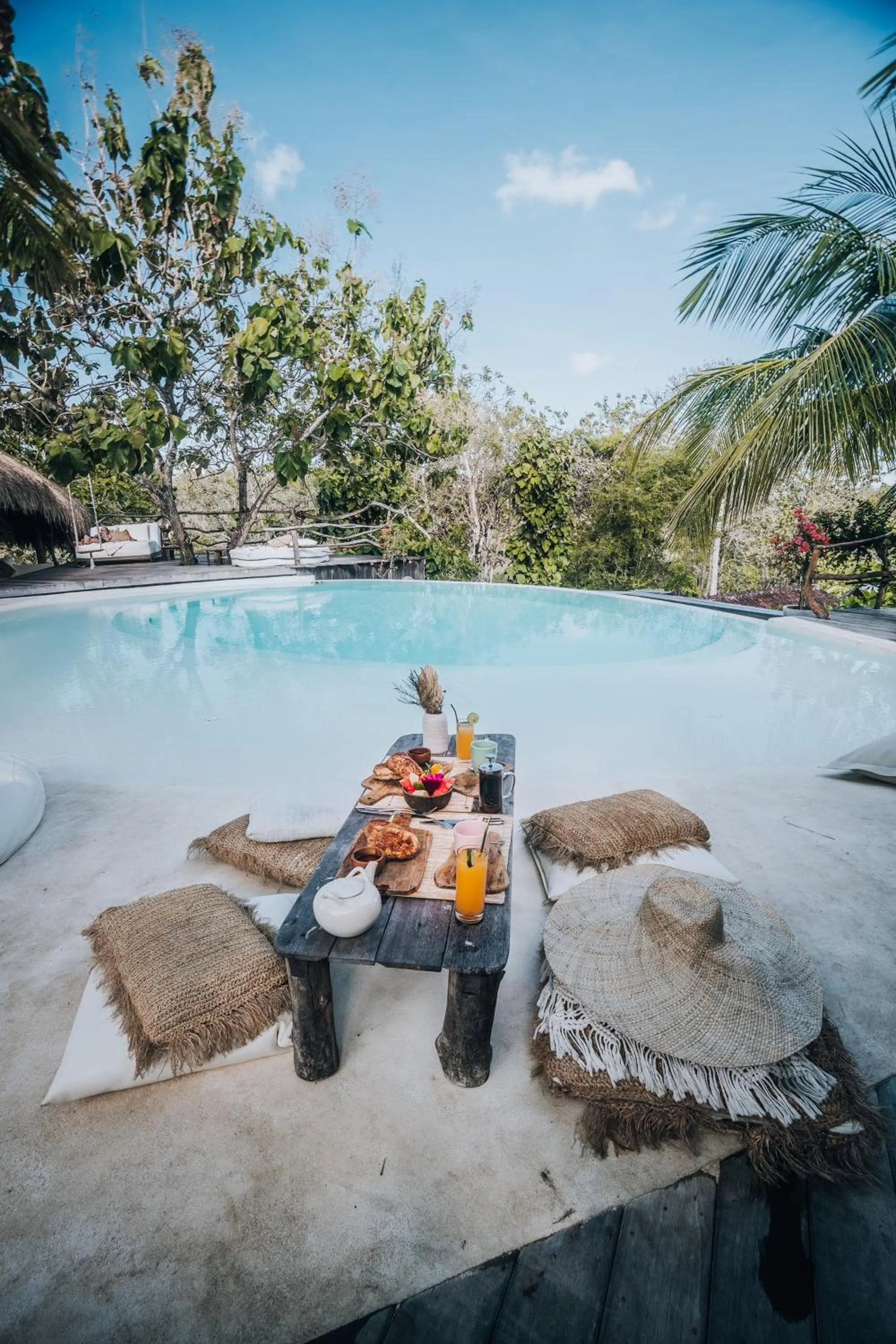 Swimming pool in La Cabane