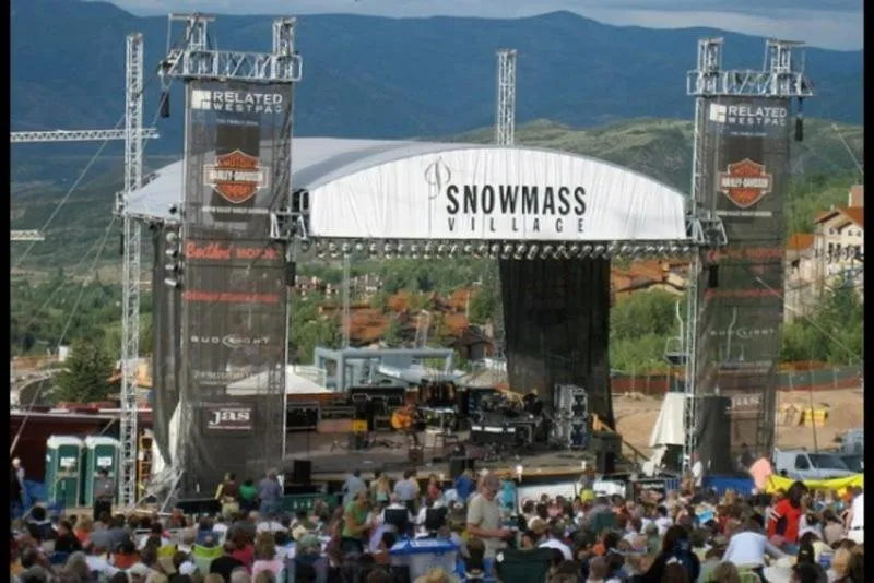 Property building in Snowmass Woodrun V 2 Bedroom Ski In, Ski Out Mountain Residence In The Heart Of Snowmass Village