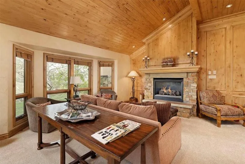Living room in Snowmass Woodrun V 4 Bedroom Ski In, Ski Out Mountain Residence In The Heart Of Snowmass Village