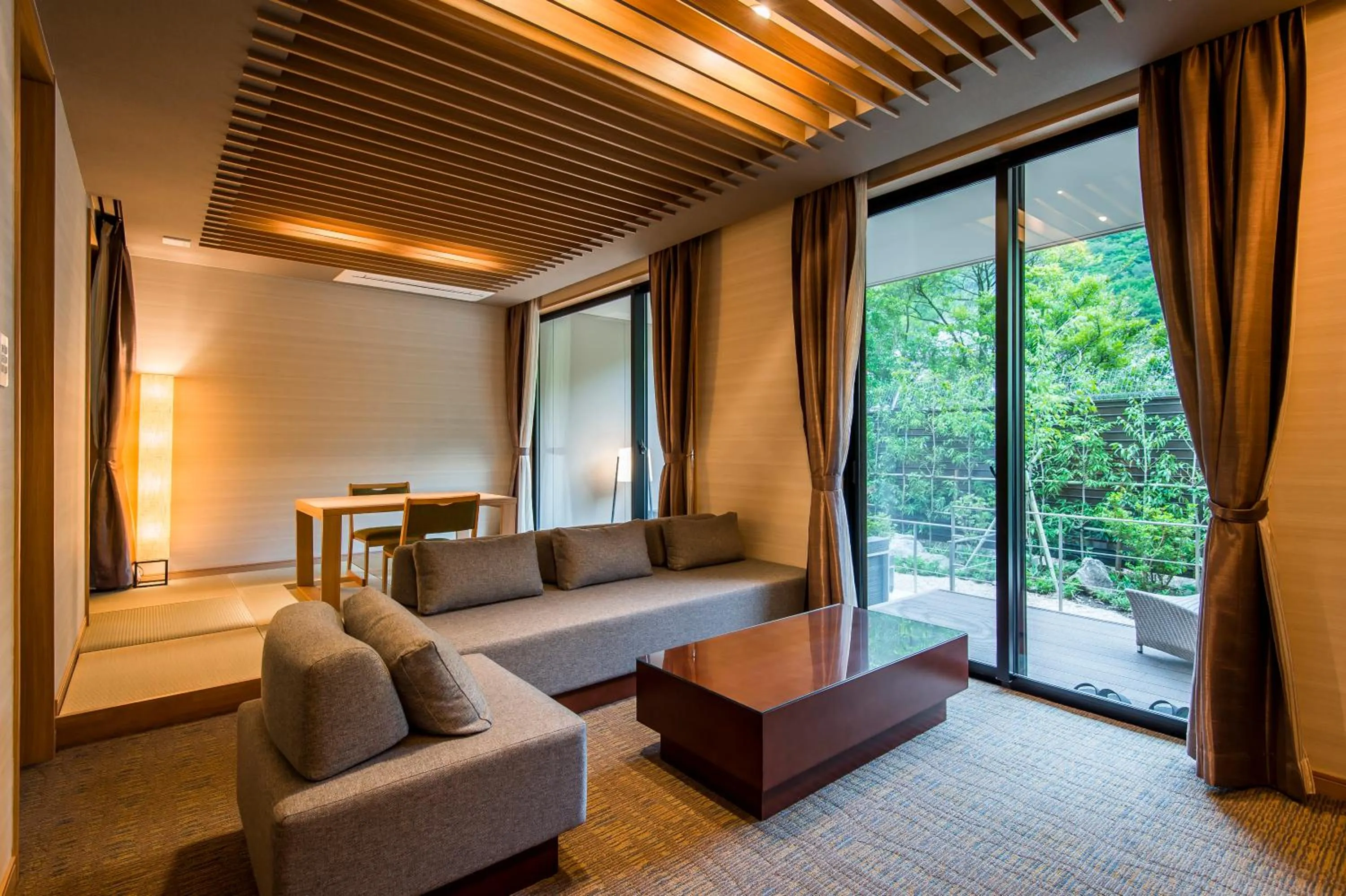 Living room in Unzen Kyushu Hotel