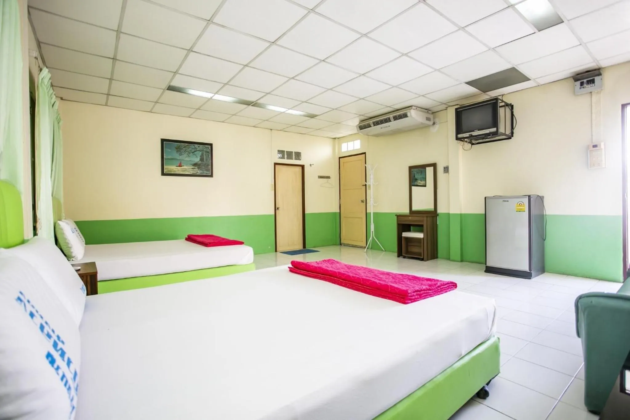 Photo of the whole room, Bed in Bualuang HOTEL