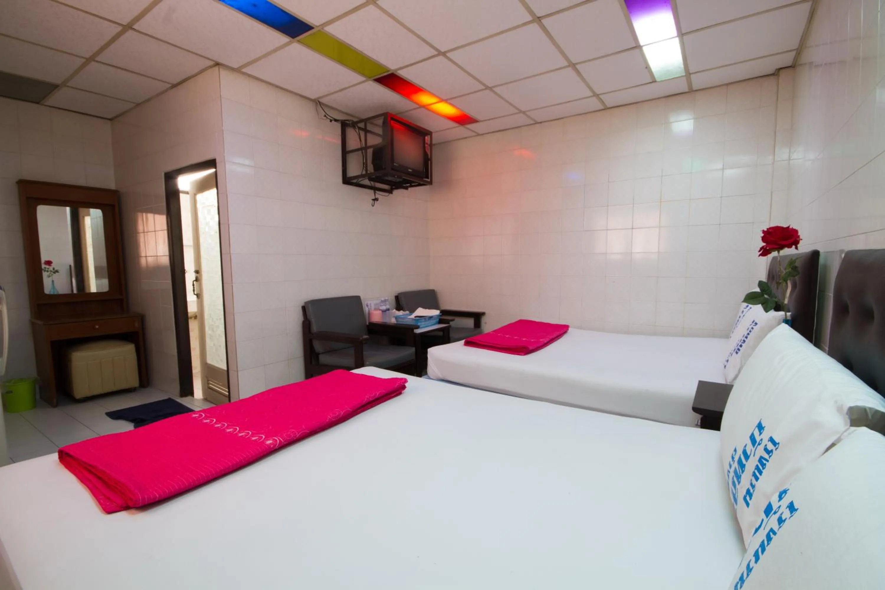 Photo of the whole room, Bed in Bualuang HOTEL