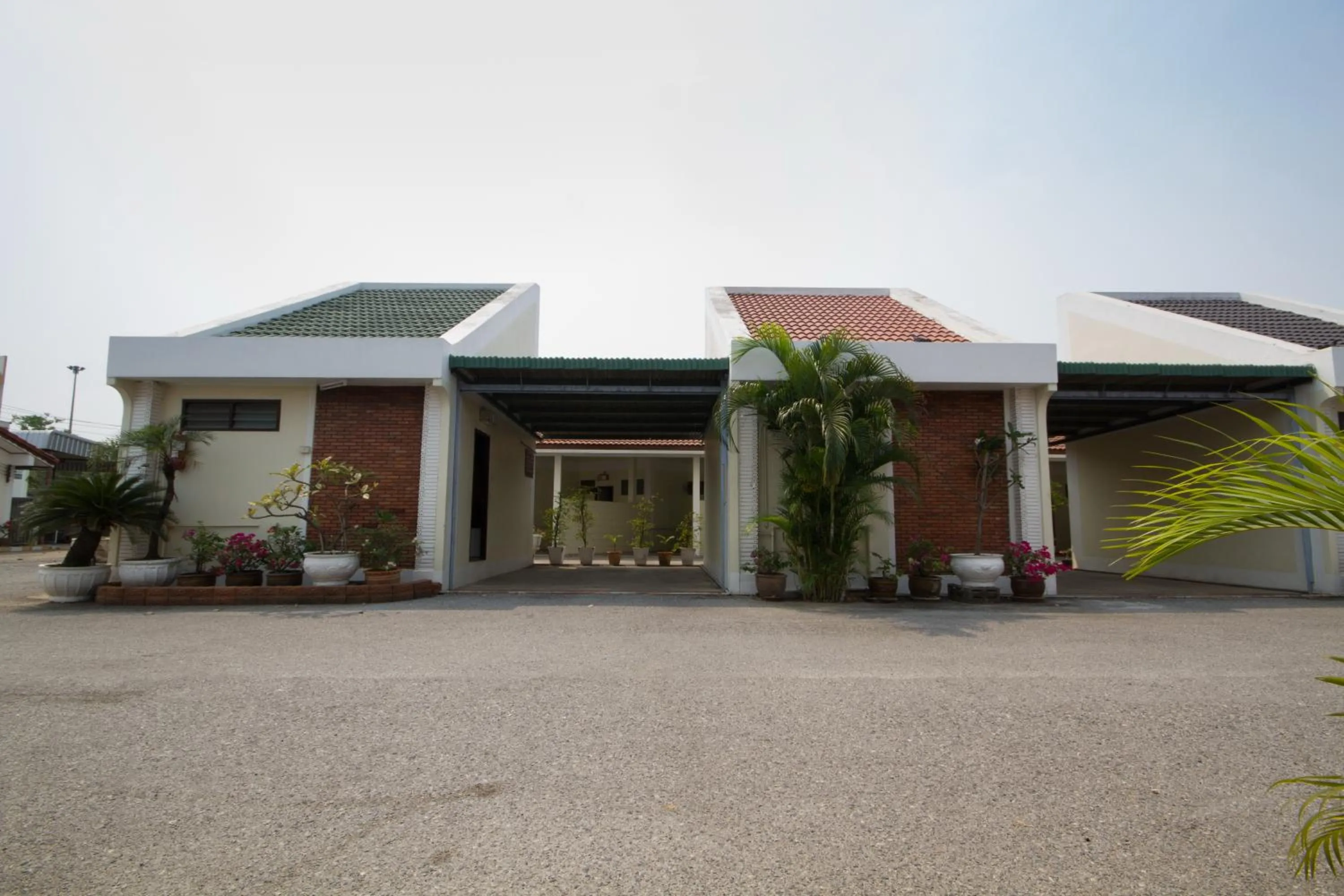 Facade/entrance in Bualuang HOTEL