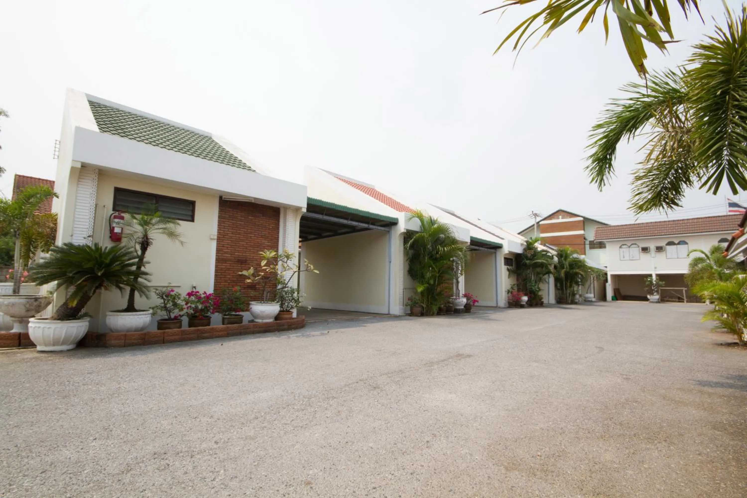 Facade/entrance in Bualuang HOTEL