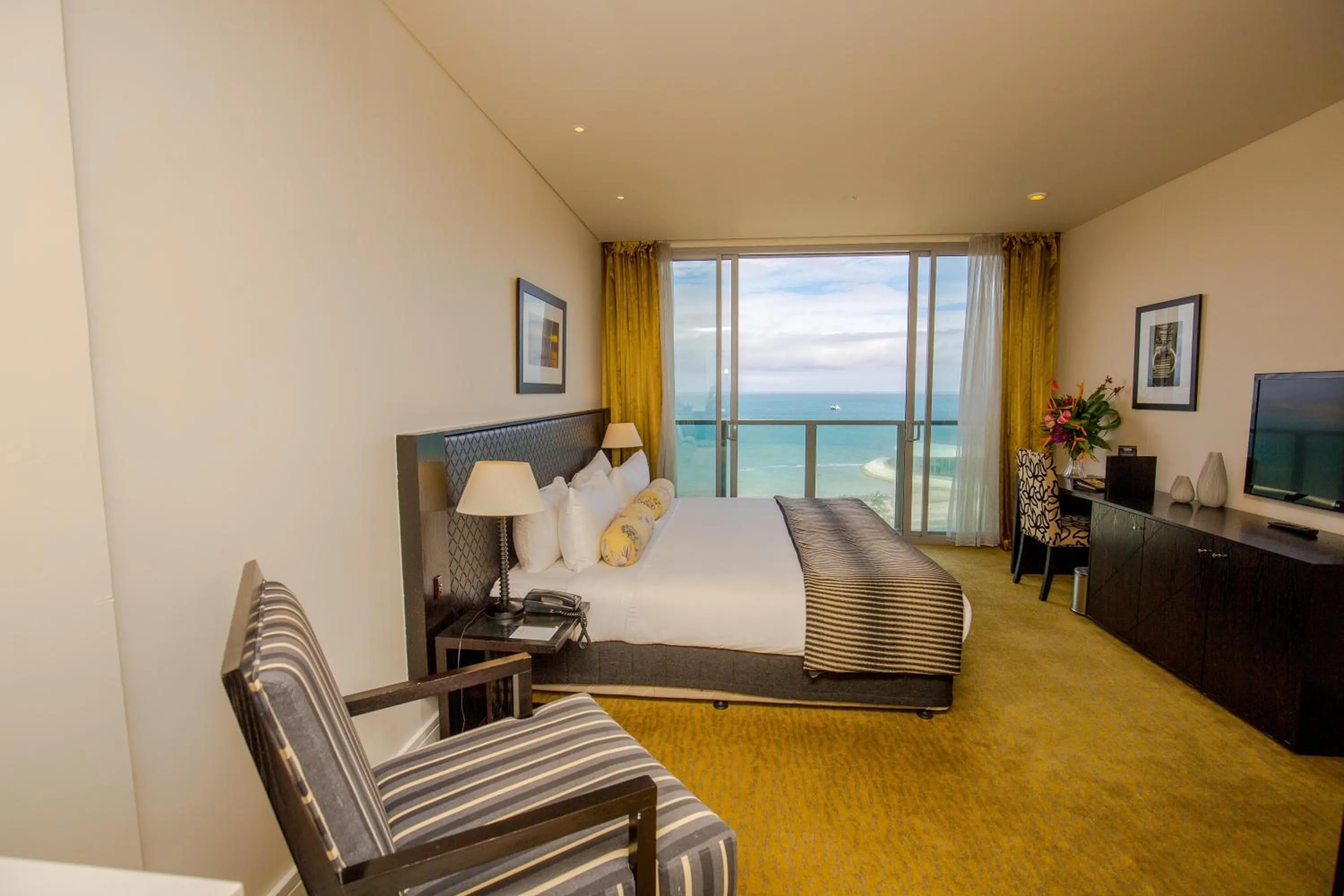 Bedroom, Bed in Grand Papua Hotel