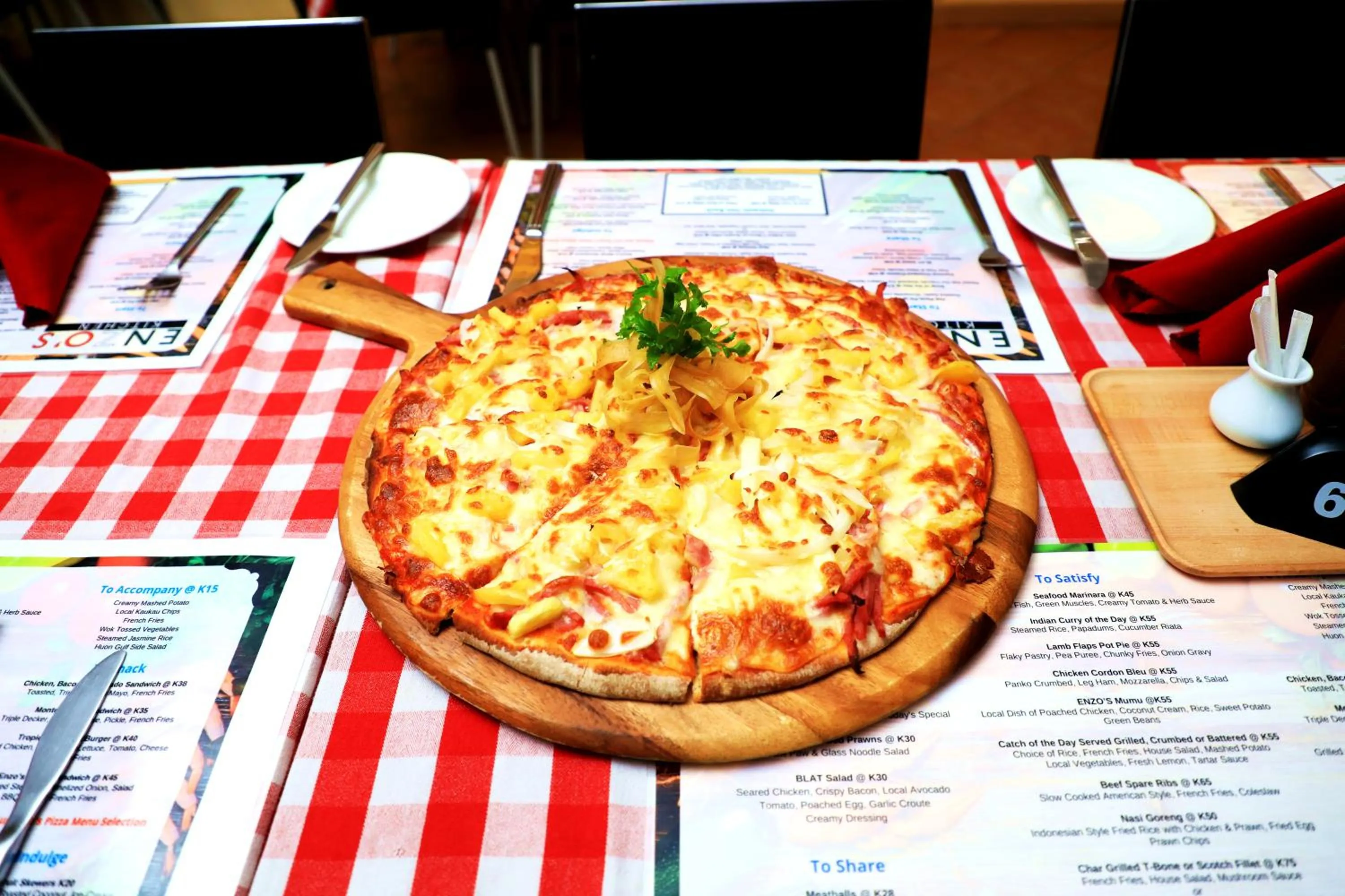 Food and drinks in Huon Gulf Hotel