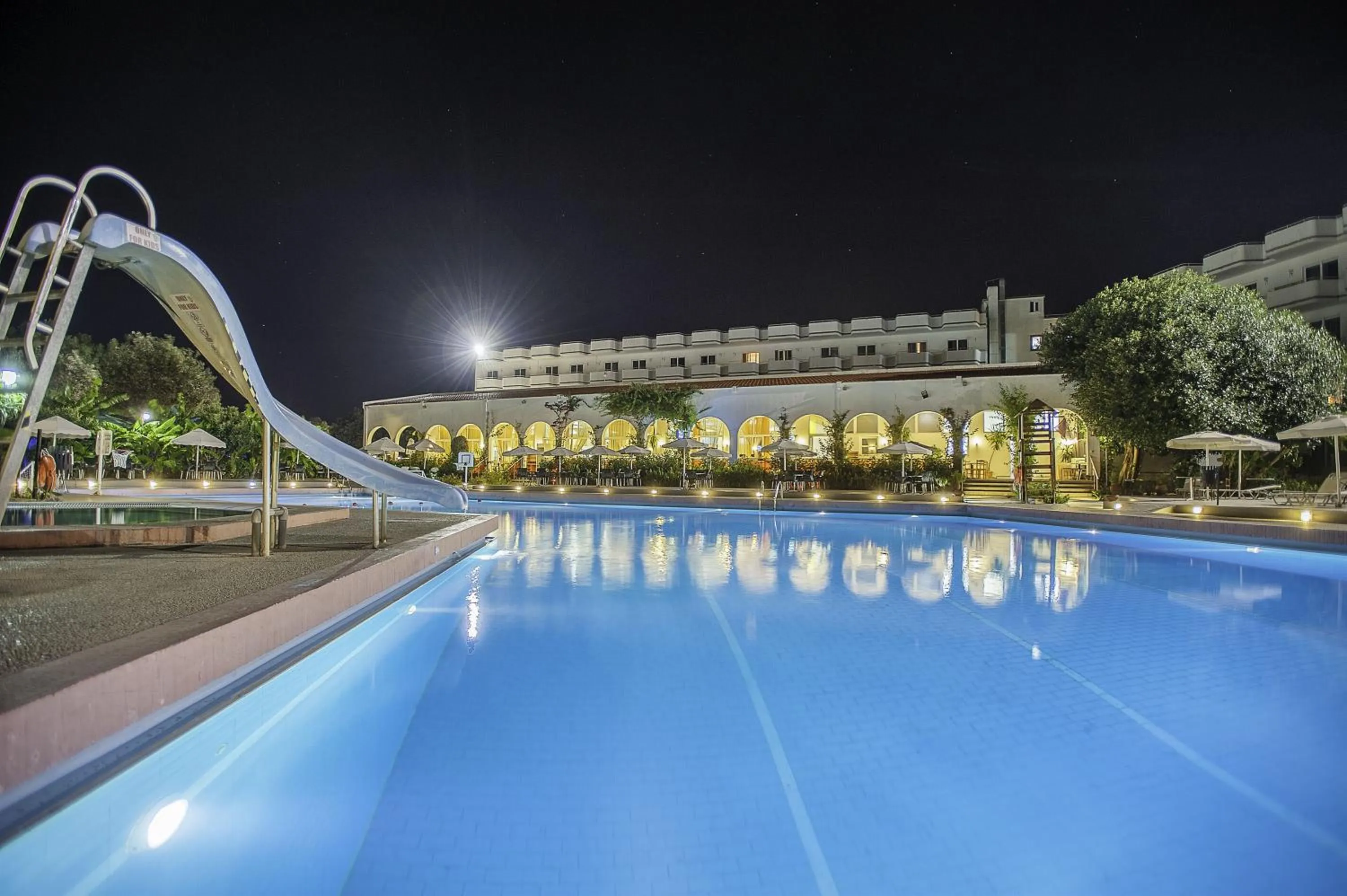 Swimming pool in Irene Palace Beach Resort