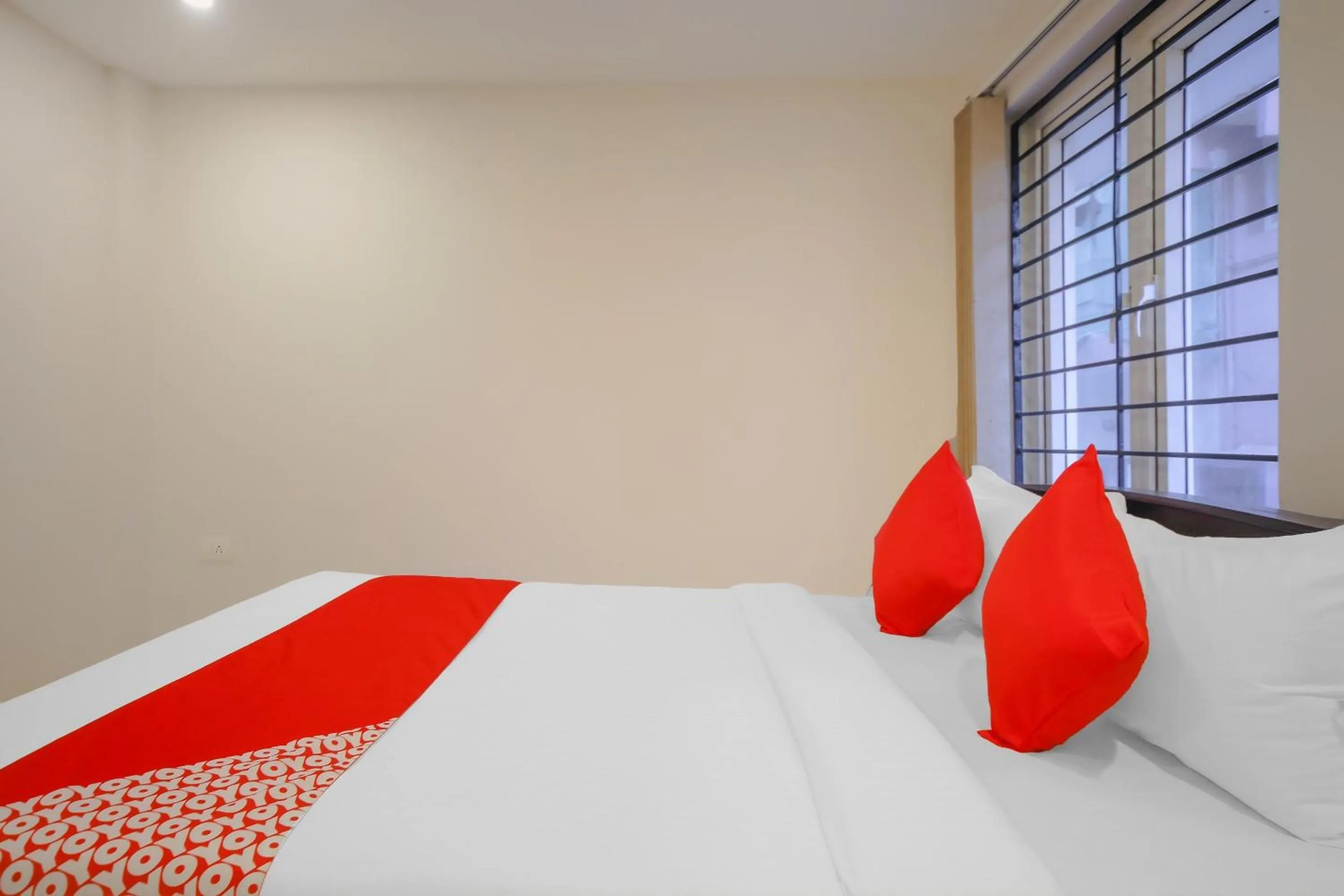 Bedroom, Bed in Super Hotel O Pride Hospitality Nungambakkam