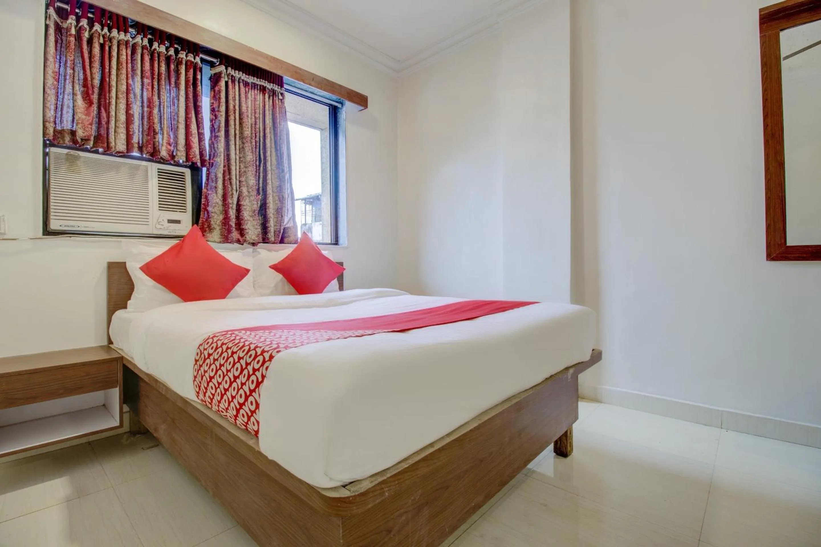 Bedroom, Bed in Hotel O Della Comforts