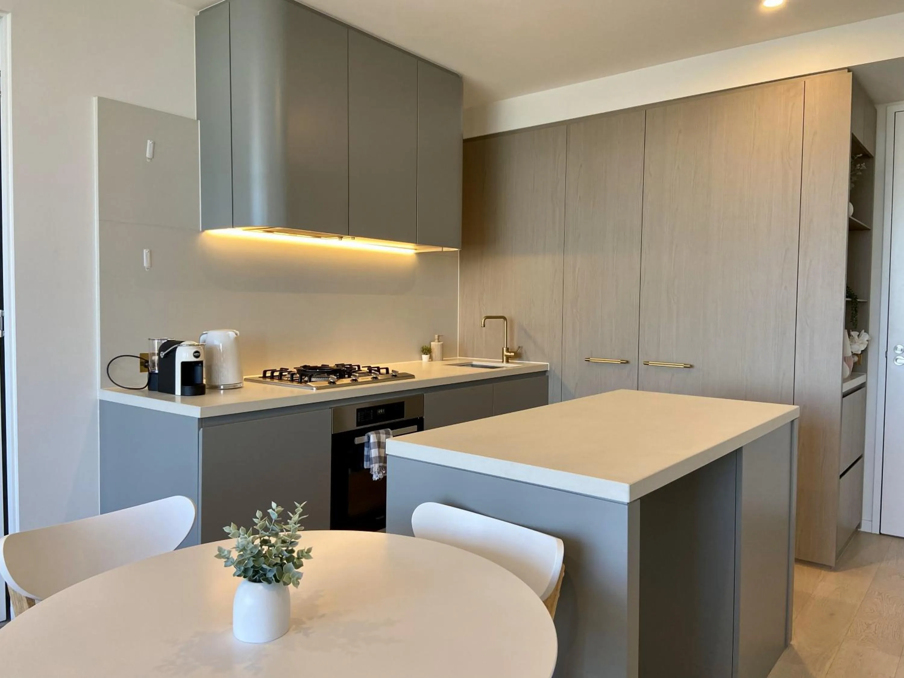 Kitchen or kitchenette in Skygarden Luxury Condo