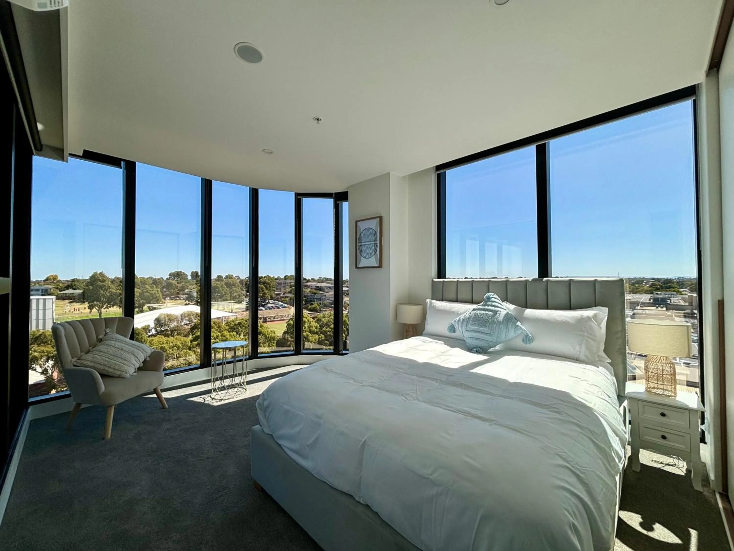 Bed in Skygarden Luxury Condo