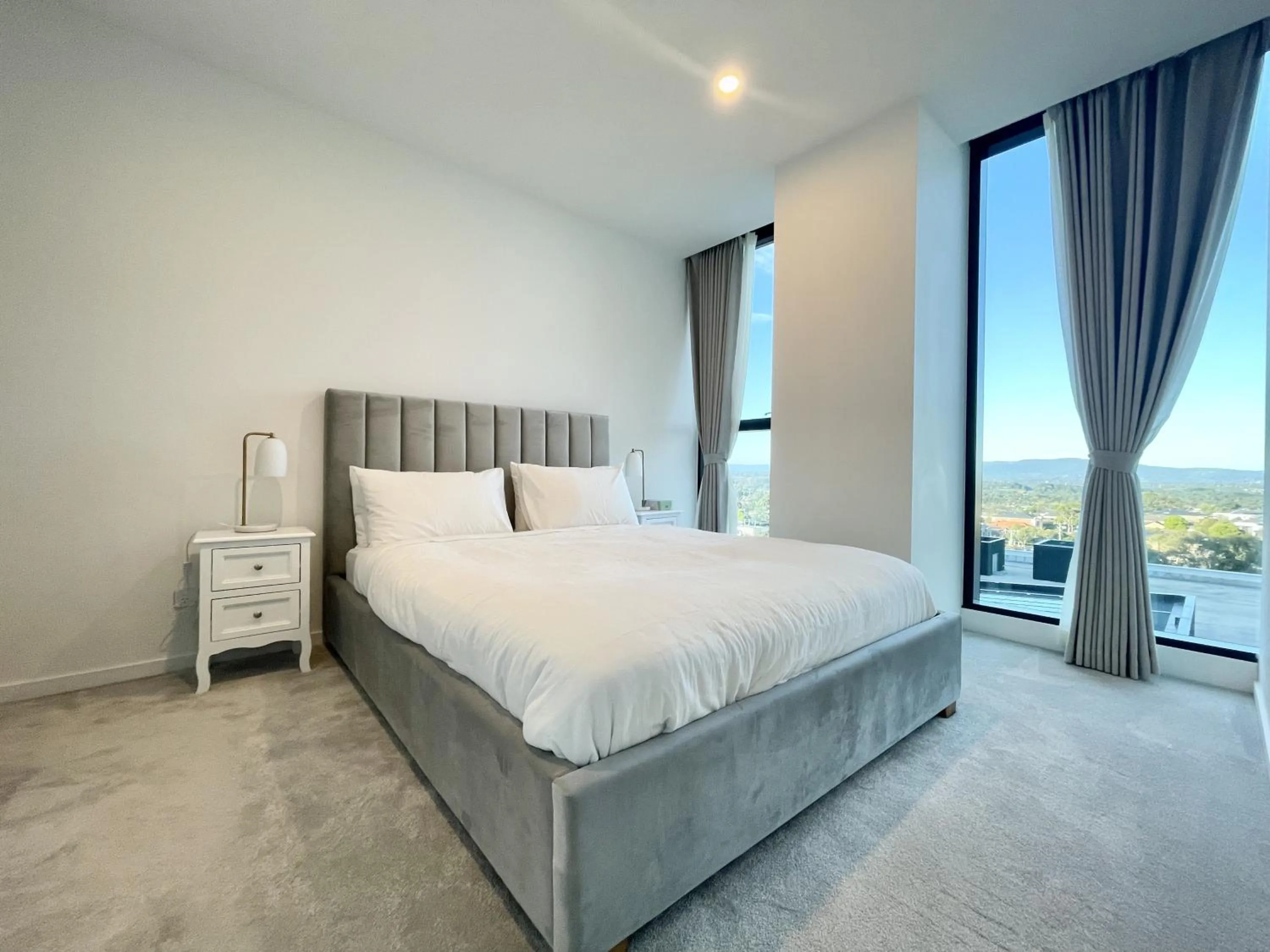 Bedroom, Bed in Skygarden Luxury Condo