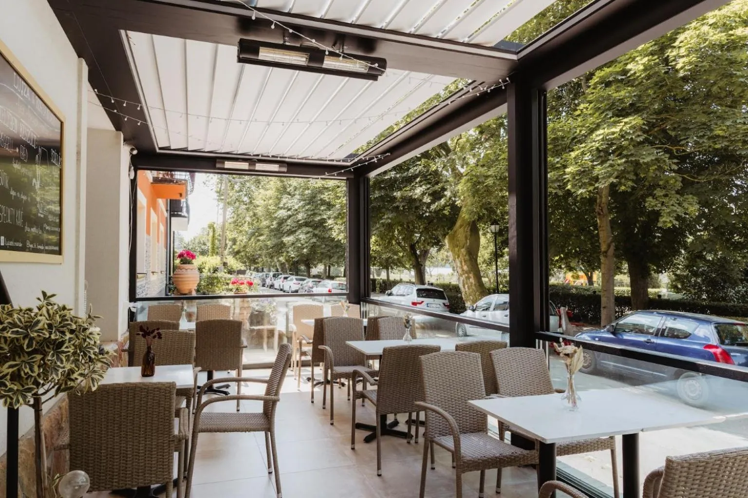 Restaurant/places to eat in Lujza & Koriander