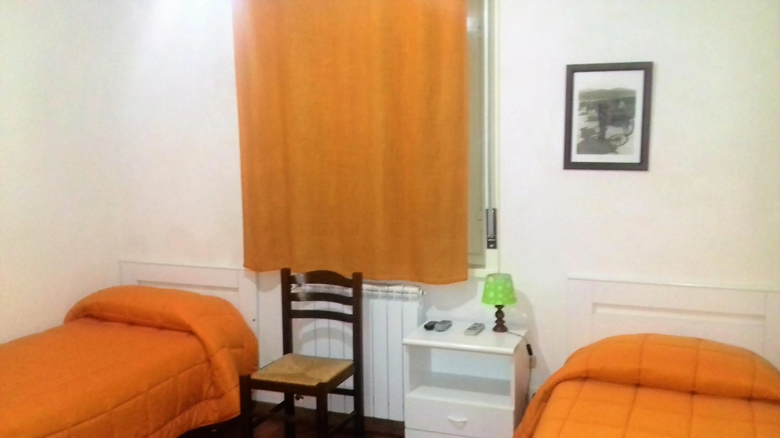 Photo of the whole room in La Regina di Adrano