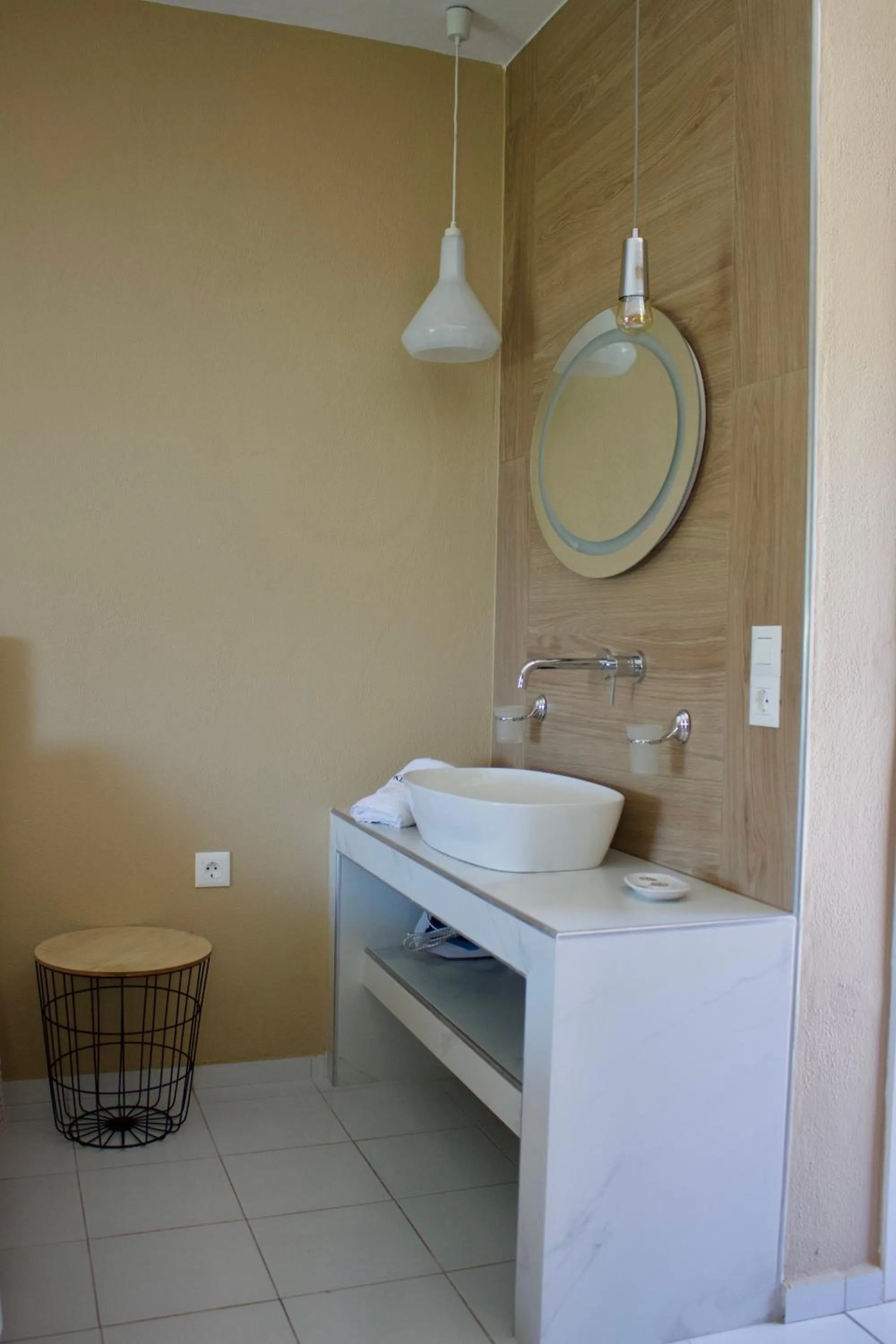 Bathroom in Kekatos Studios