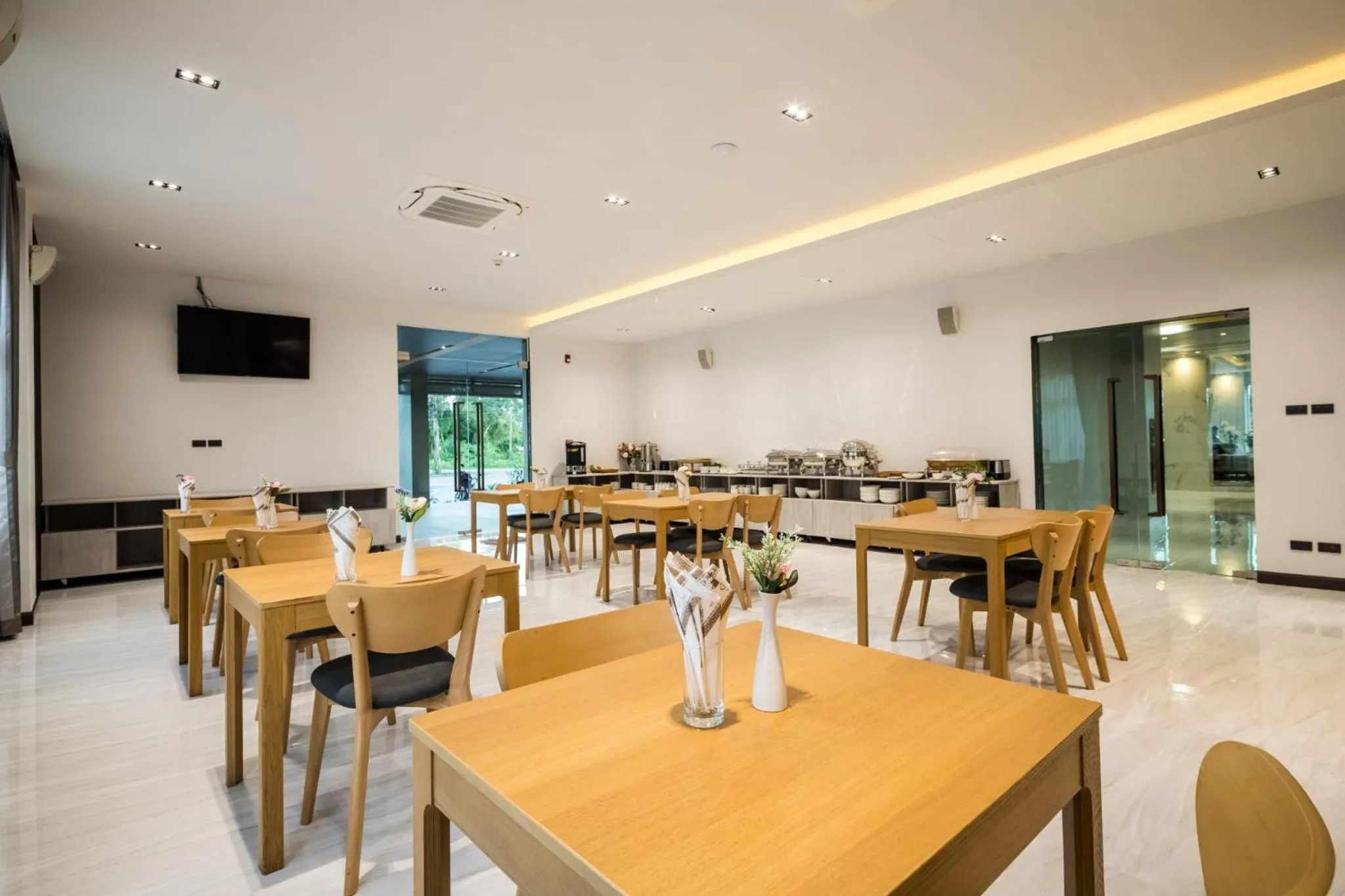 Breakfast in Benjaphorn Grandview Hotel