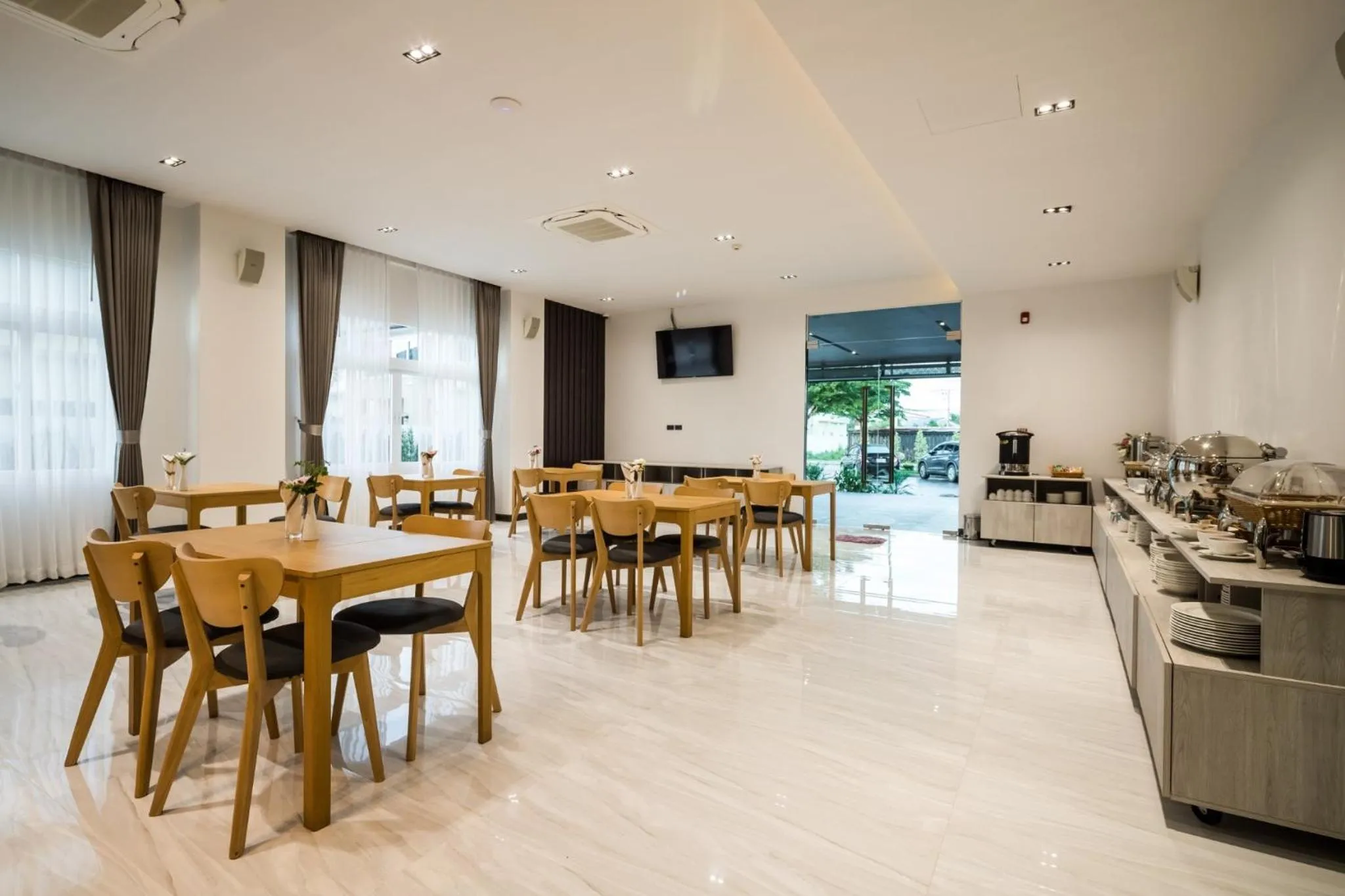 Breakfast in Benjaphorn Grandview Hotel