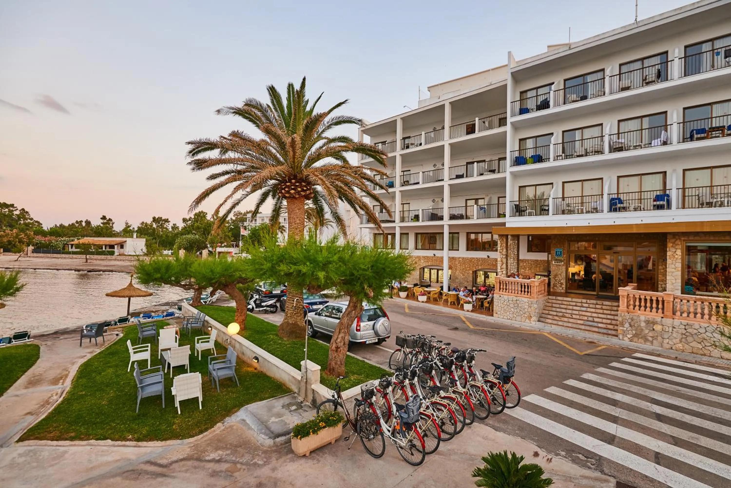 Swimming pool in Hotel Moré