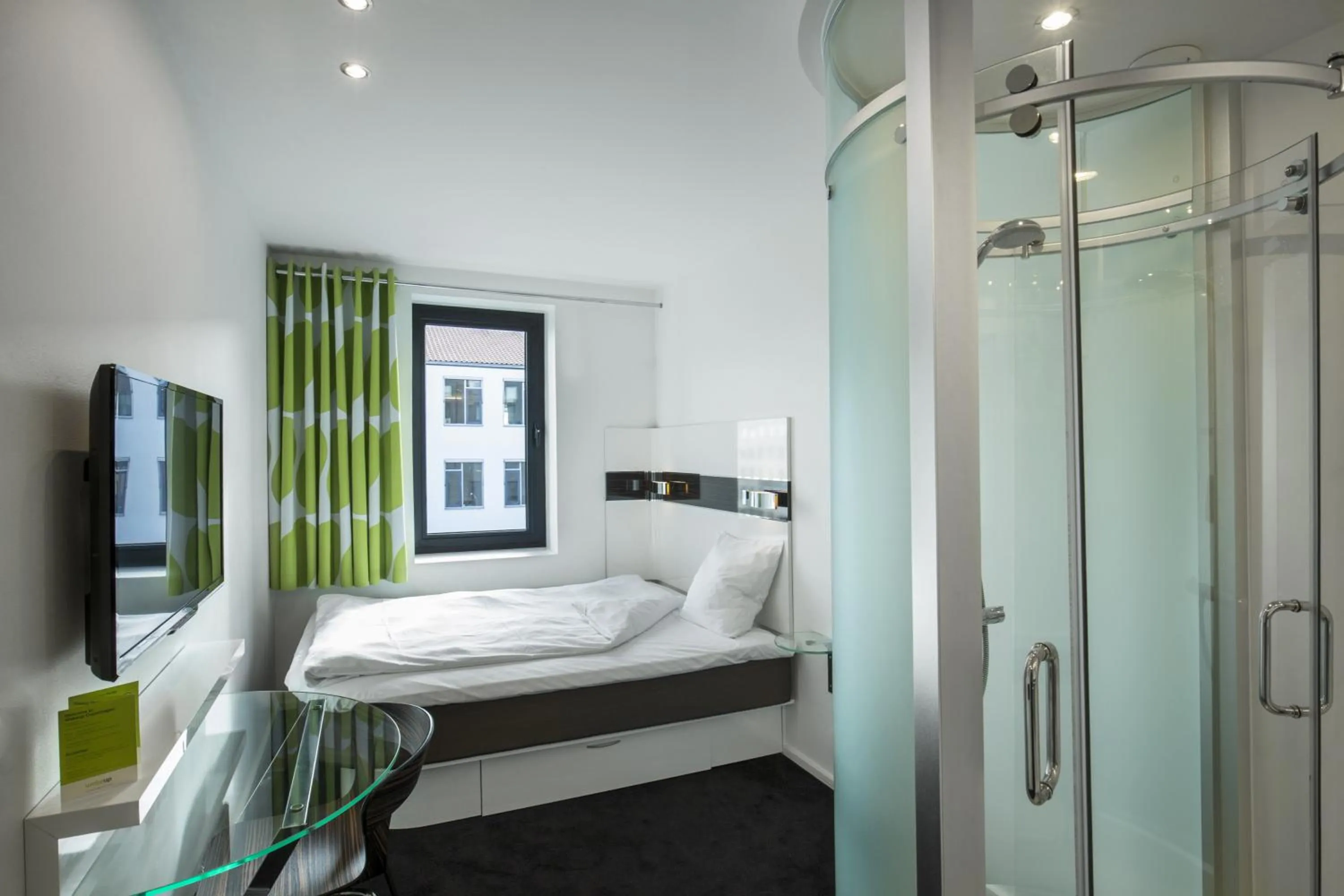 Photo of the whole room, Bed in Wakeup Copenhagen - Borgergade