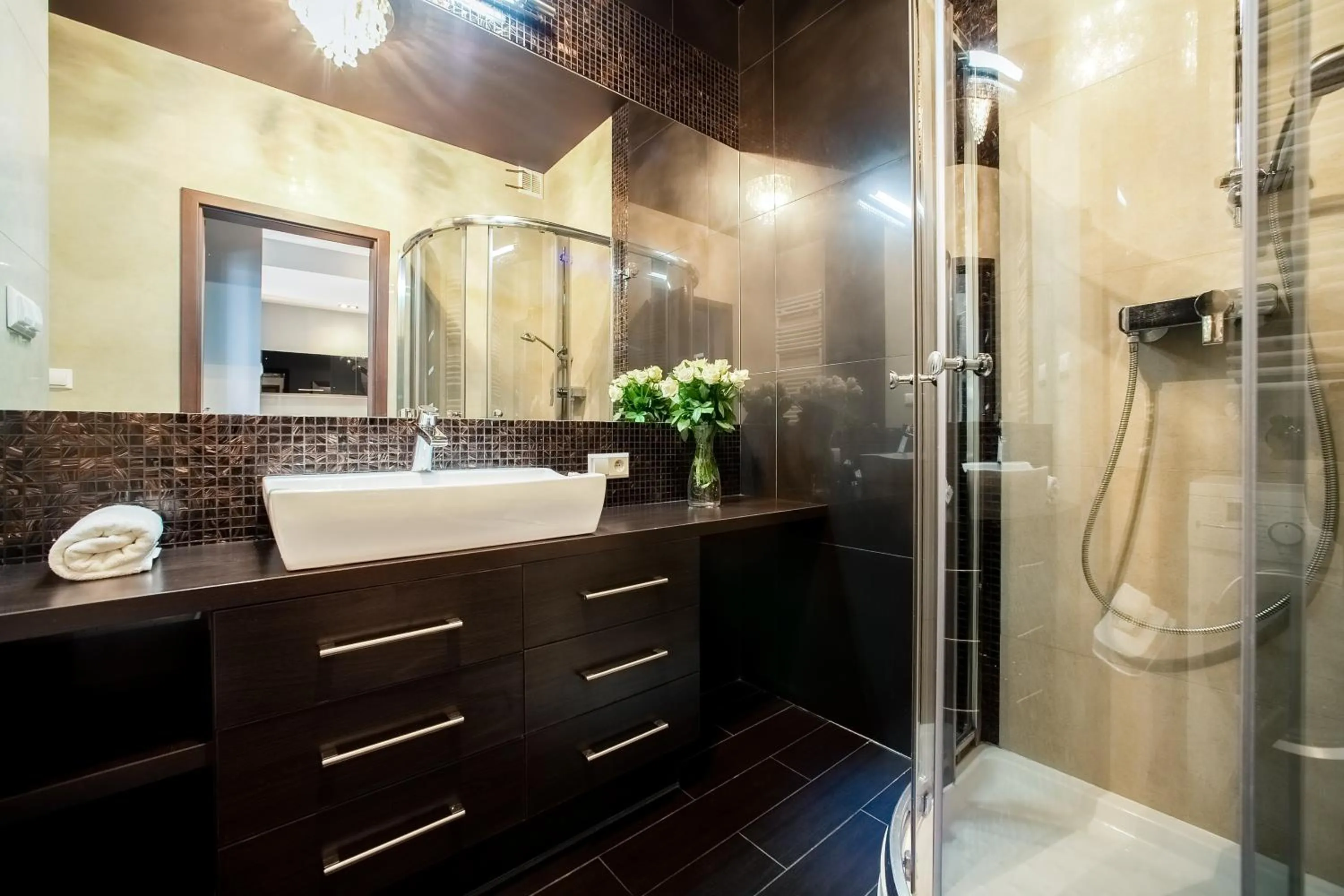 Kitchen or kitchenette in Platinum Towers Central Apartments