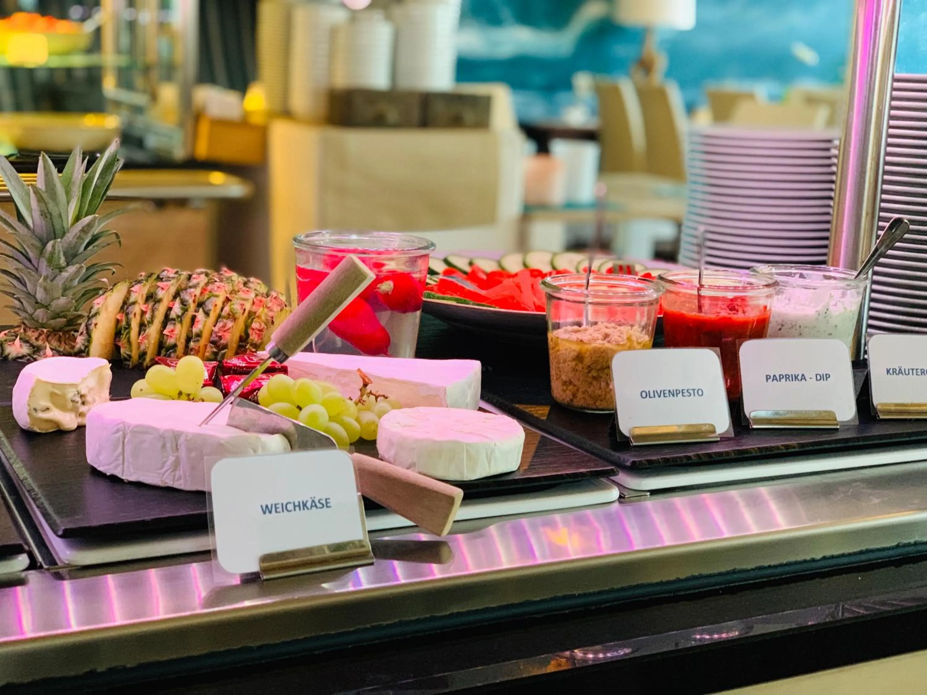 Food and drinks in Aqua Hotel