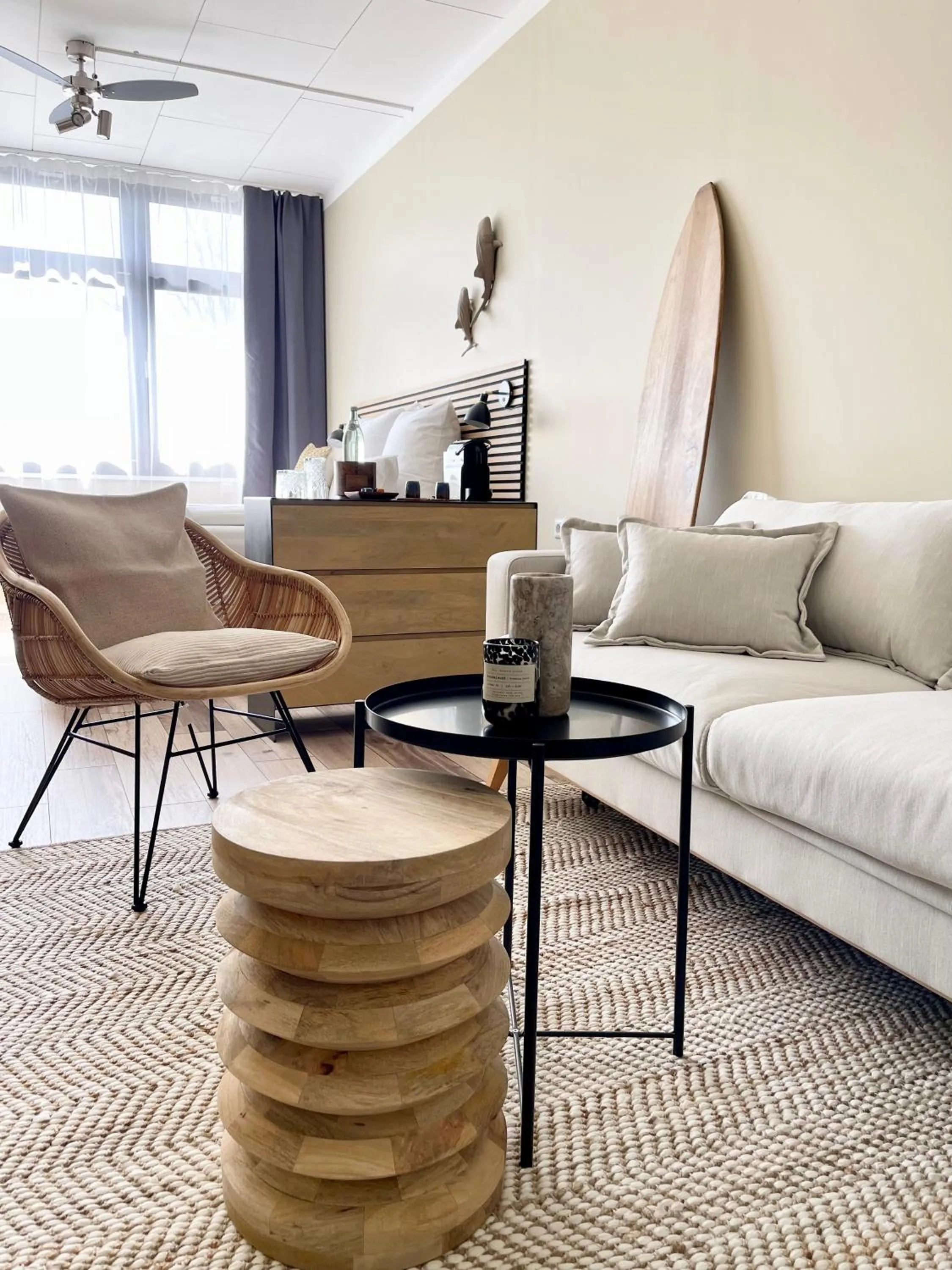 Living room in Aqua Hotel