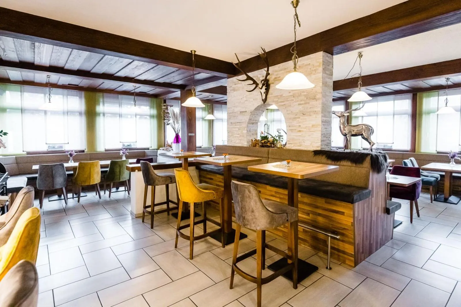 Restaurant/places to eat in Landhotel Küffner