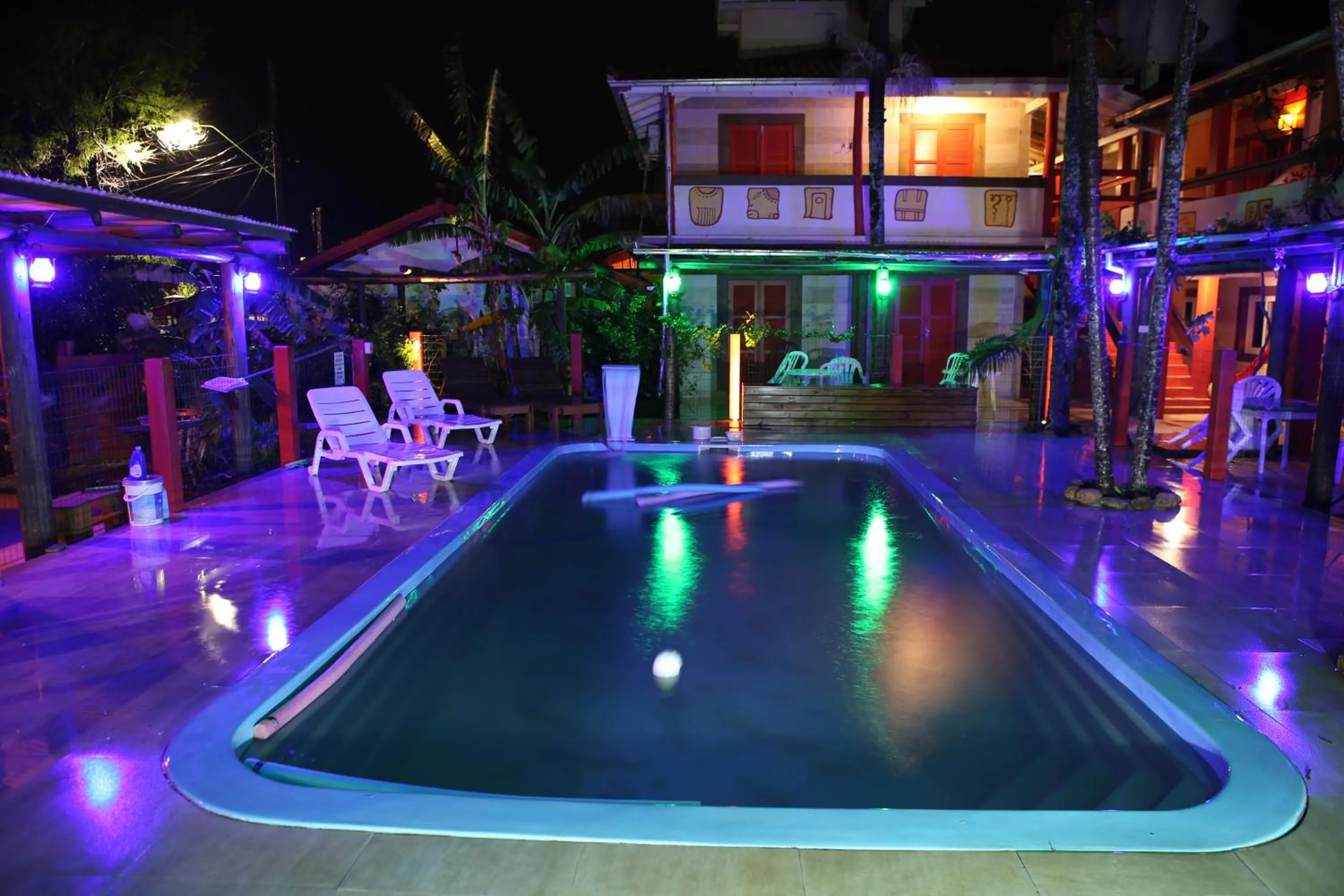 Swimming pool in Hotel Ferrugem Eco Village