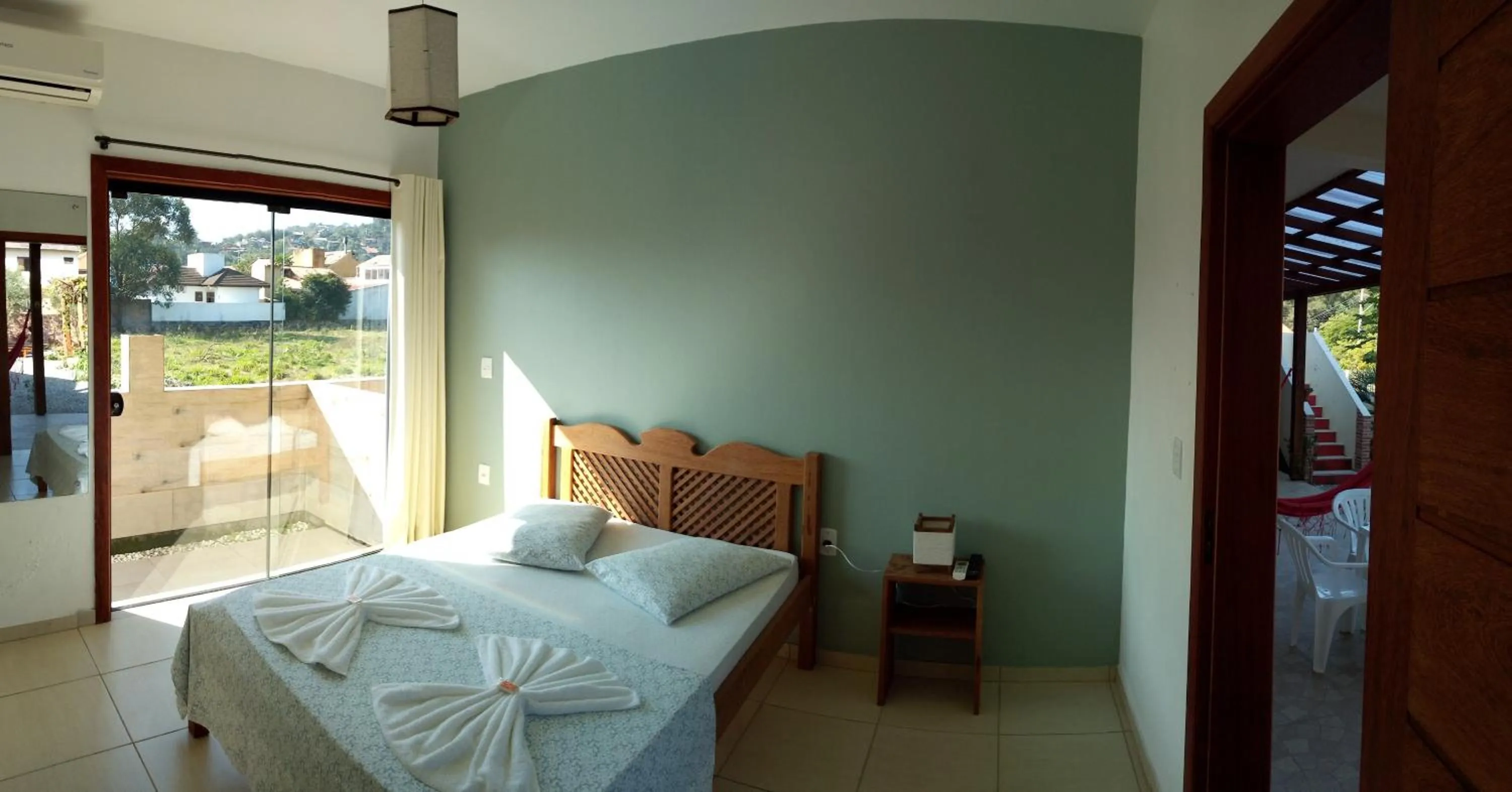 Balcony/Terrace, Bed in Hotel Ferrugem Eco Village