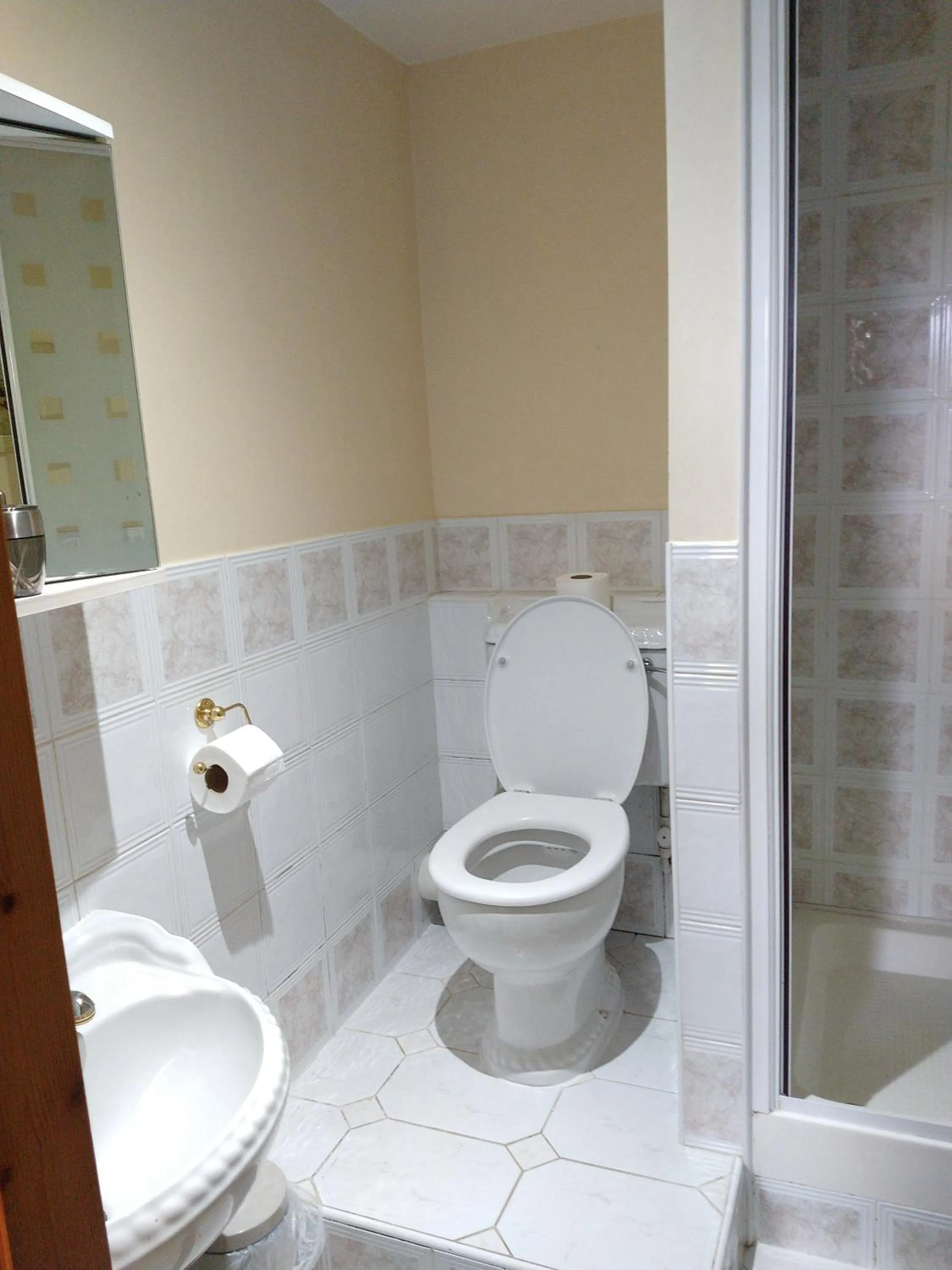 Shower in Hollingworth Lake Guest House Room Only Accommodation