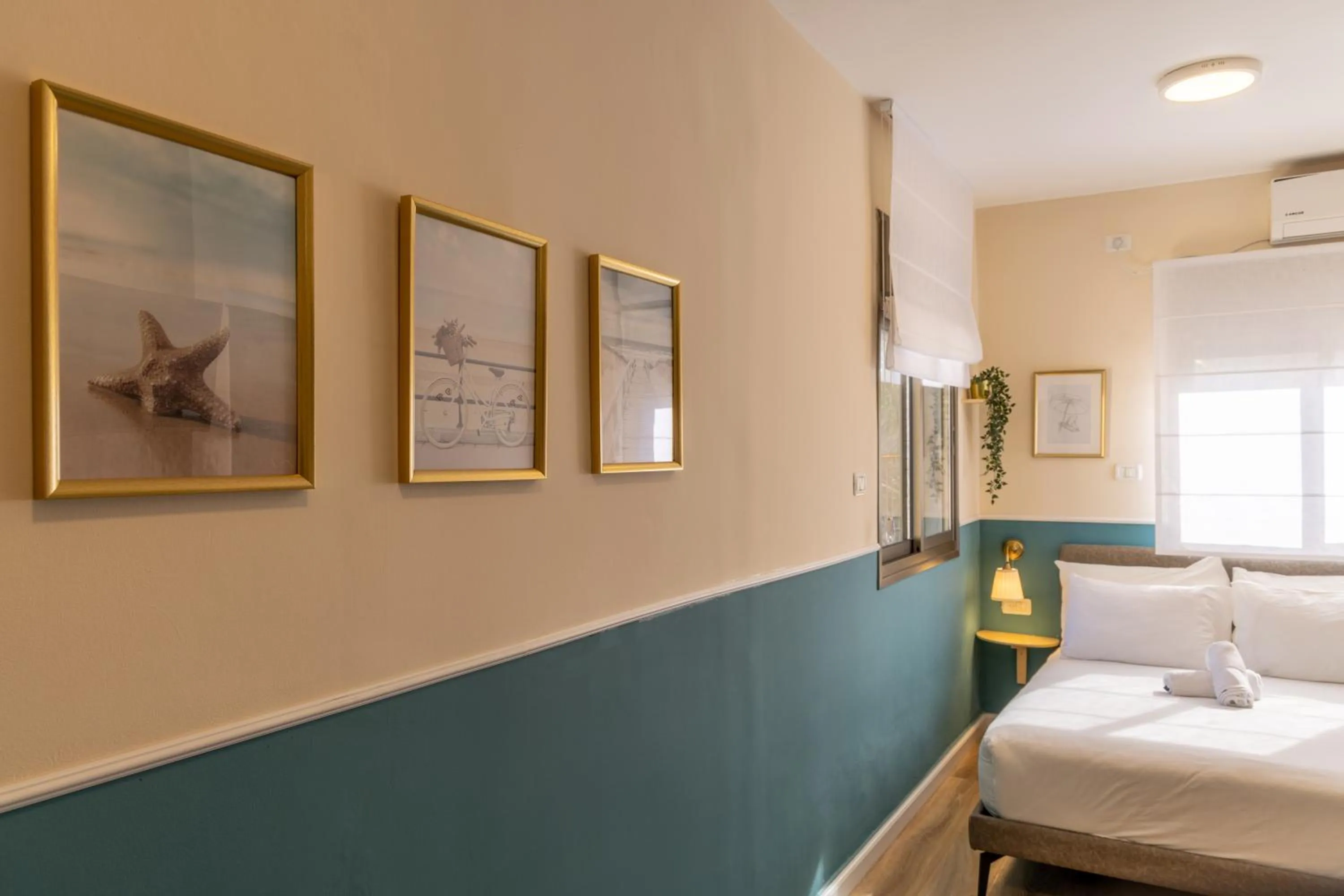 TV and multimedia, Bed in Domus Bat Galim Hotel