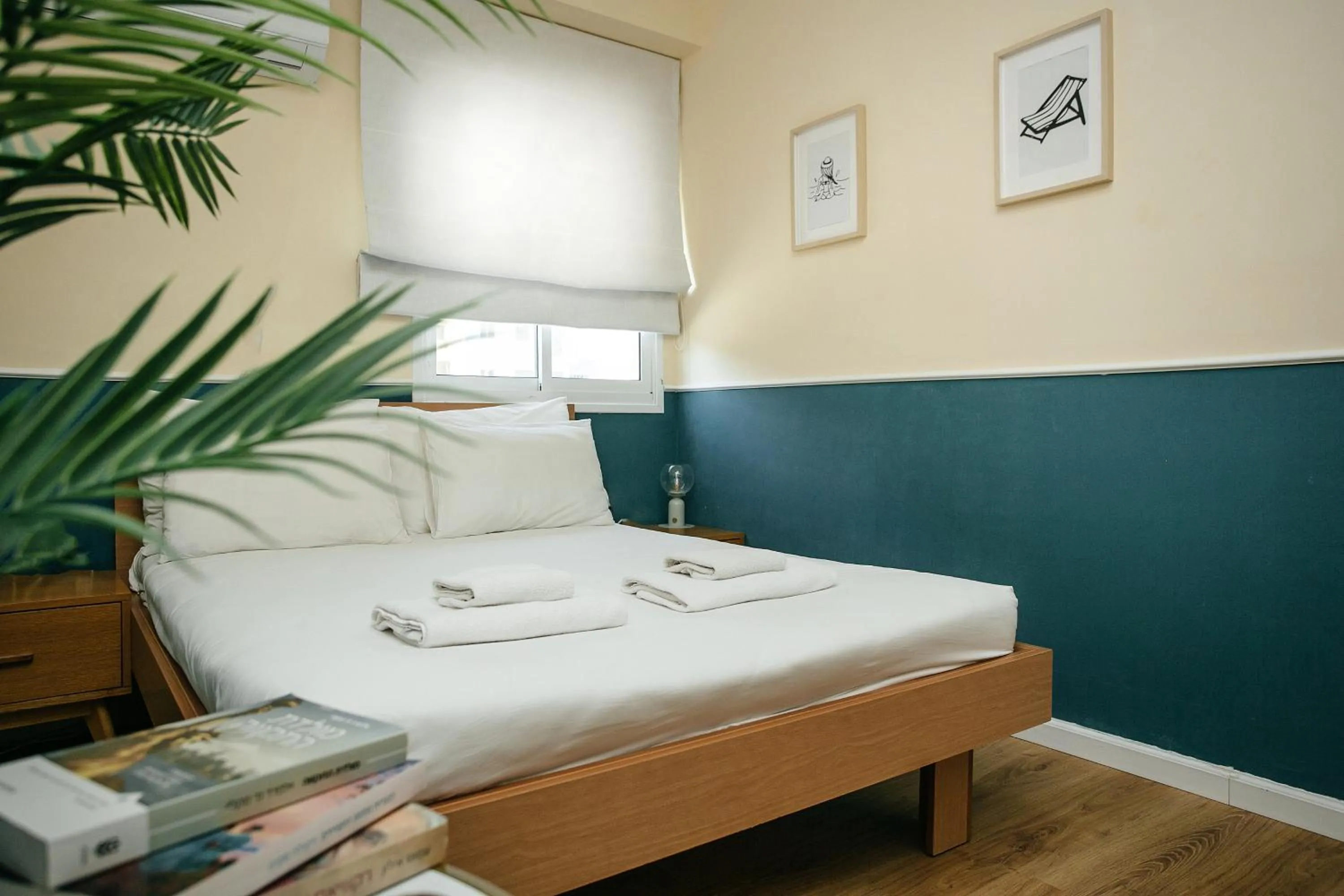 Bed in Domus Bat Galim Hotel