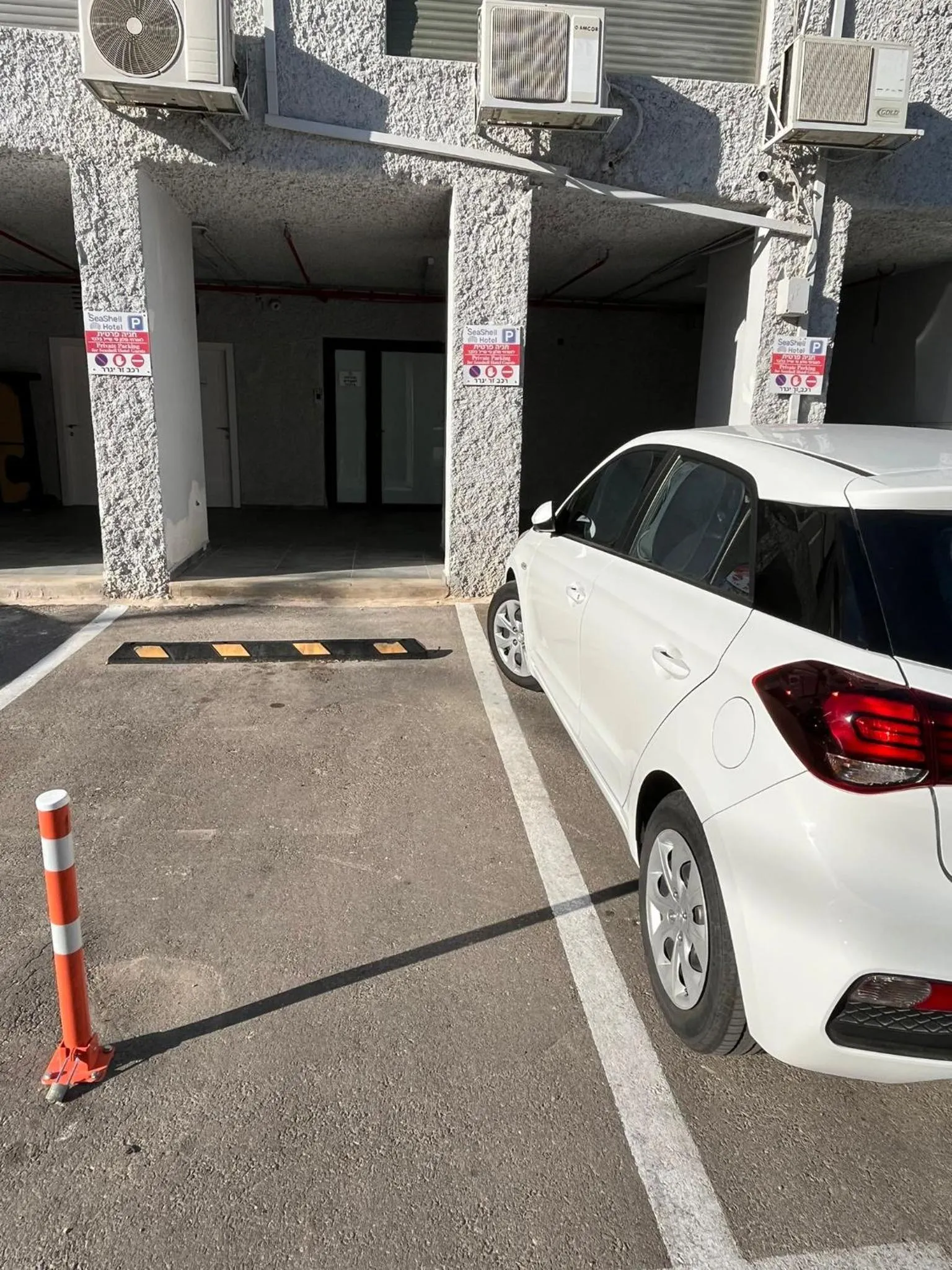 Parking in Domus Bat Galim Hotel