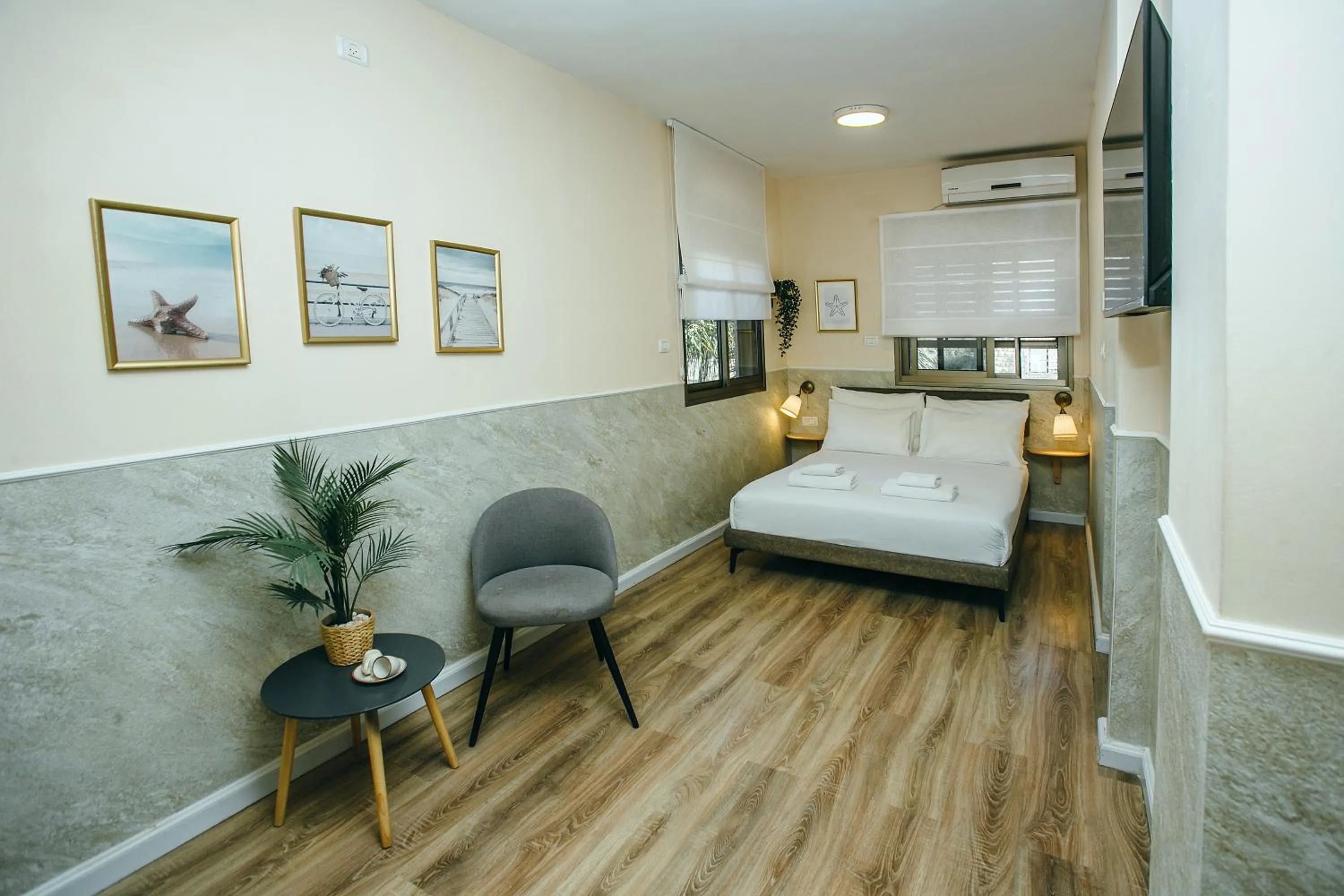 Bedroom, Bed in Domus Bat Galim Hotel
