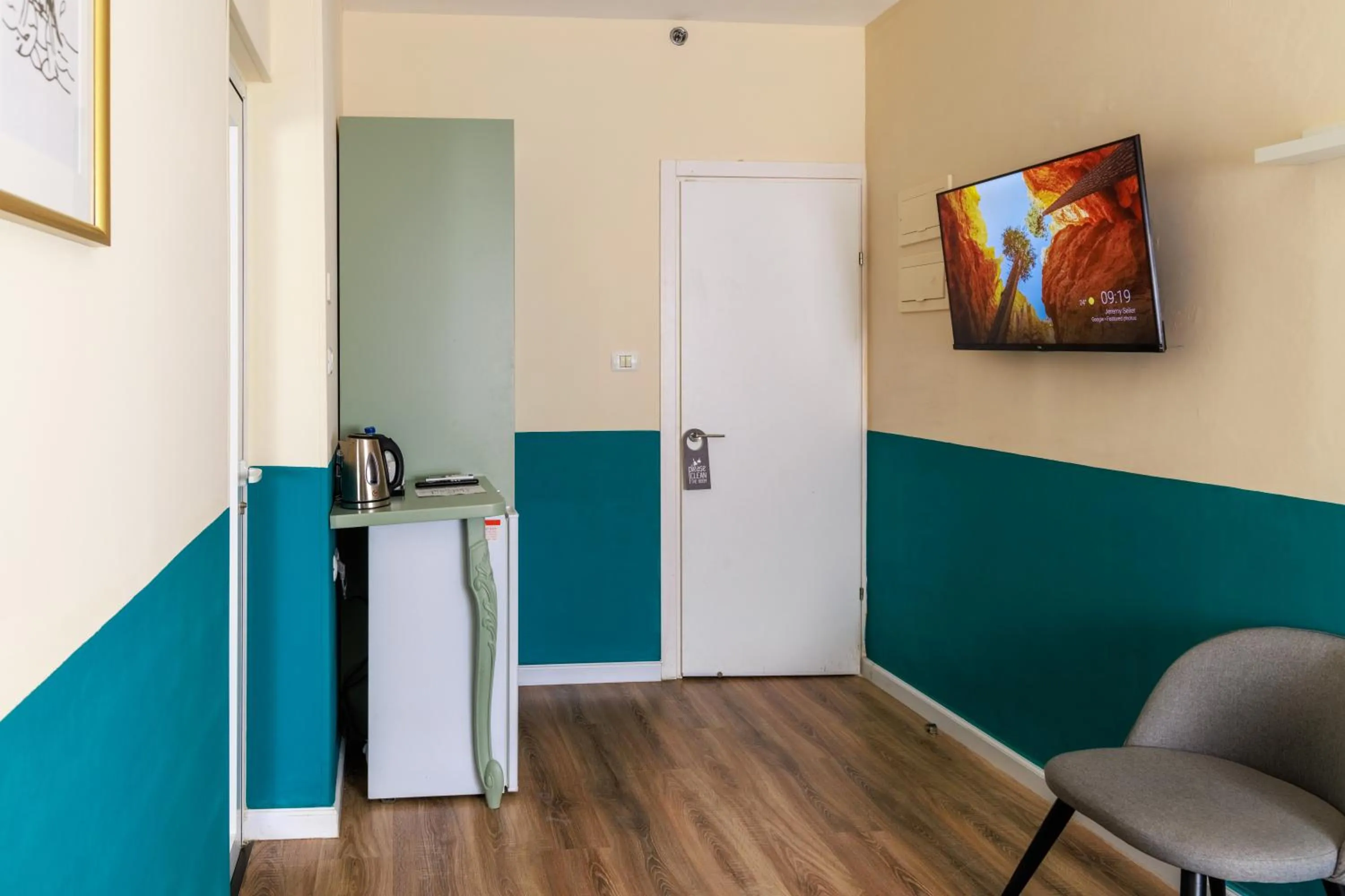 TV and multimedia in Domus Bat Galim Hotel