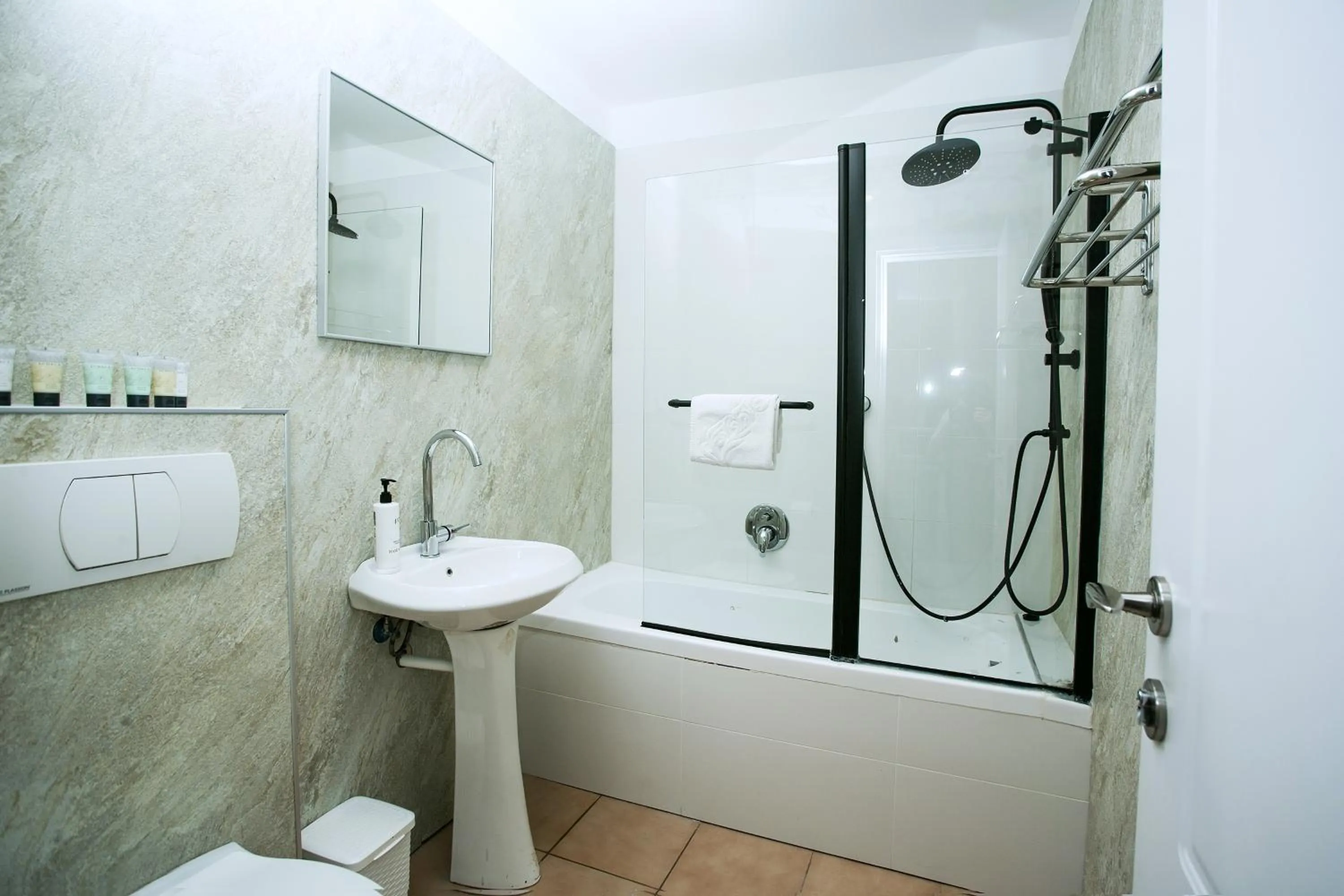 Bathroom in Domus Bat Galim Hotel