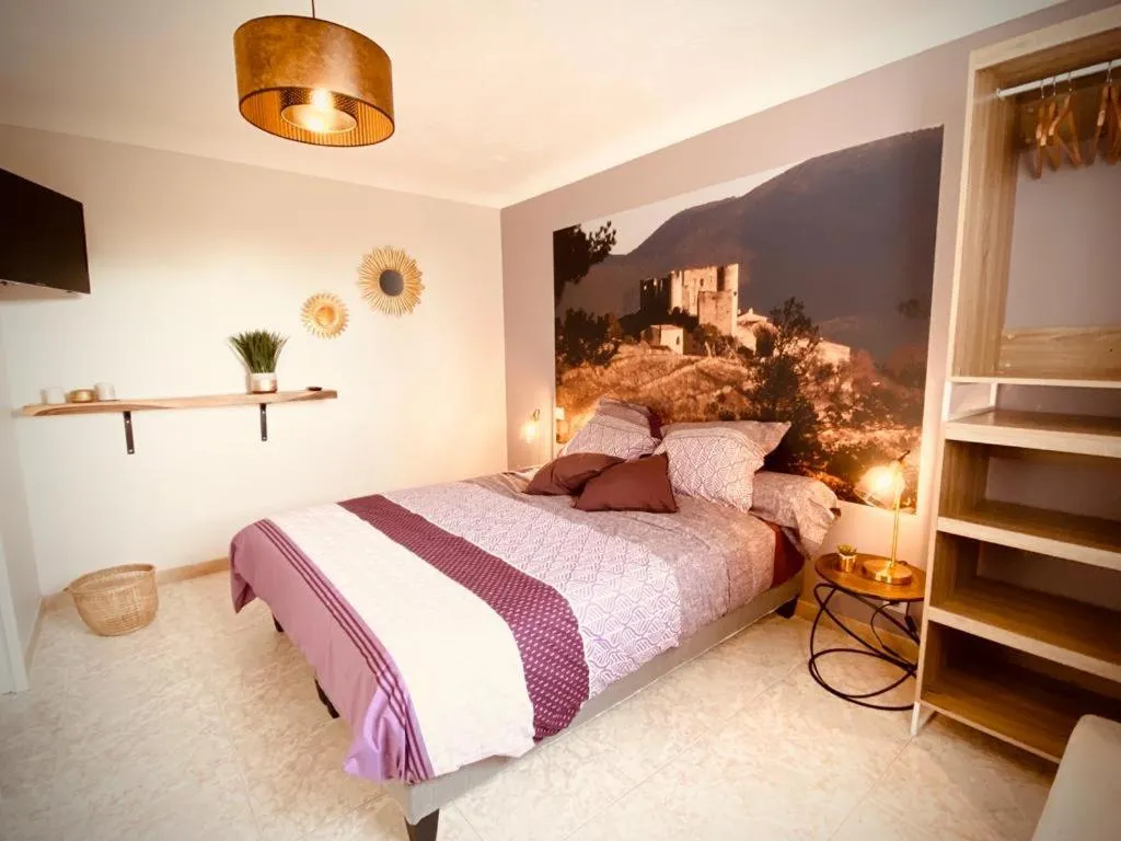 LA VILLA DES AMES LIEES