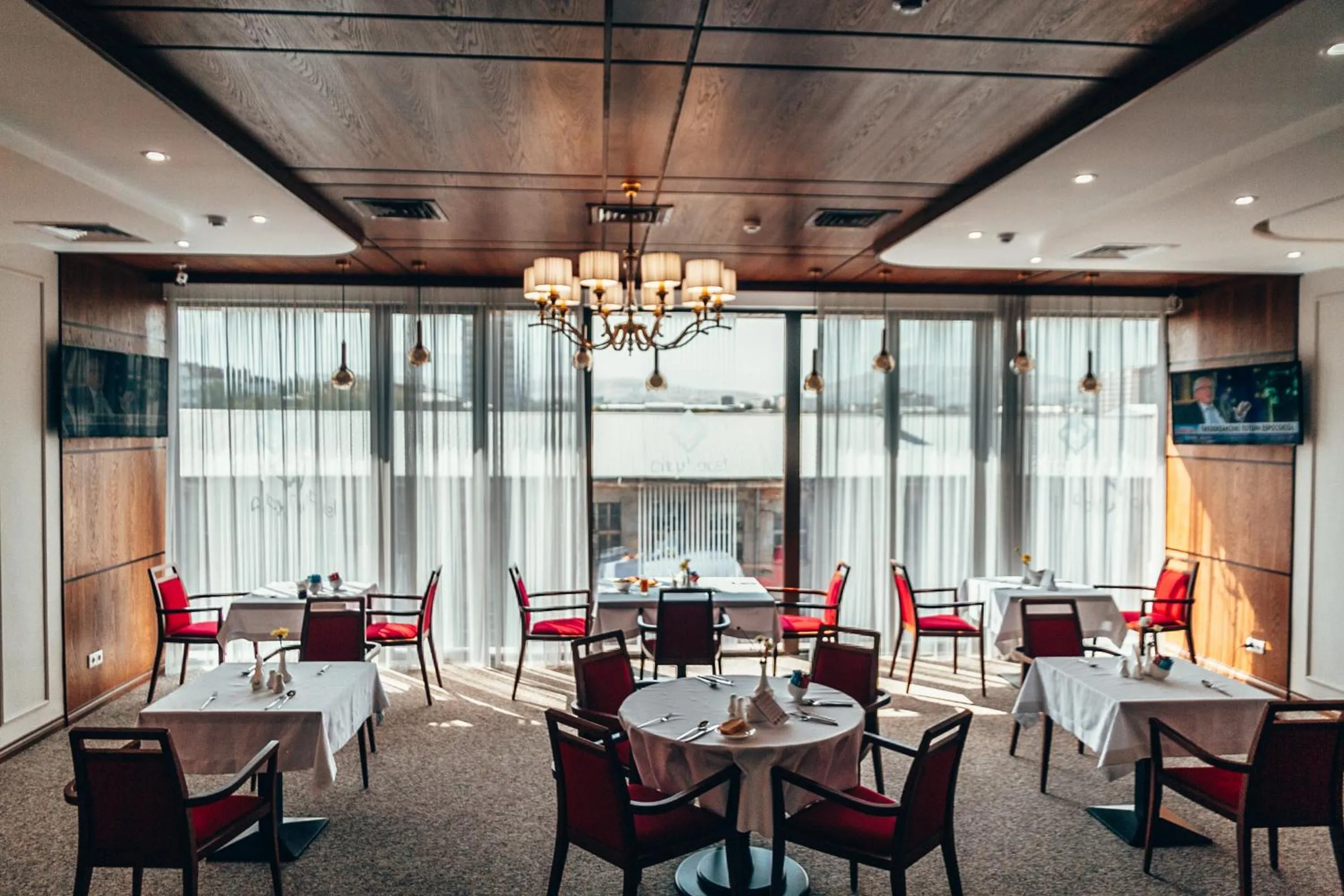 Restaurant/places to eat in City Hotel Bishkek