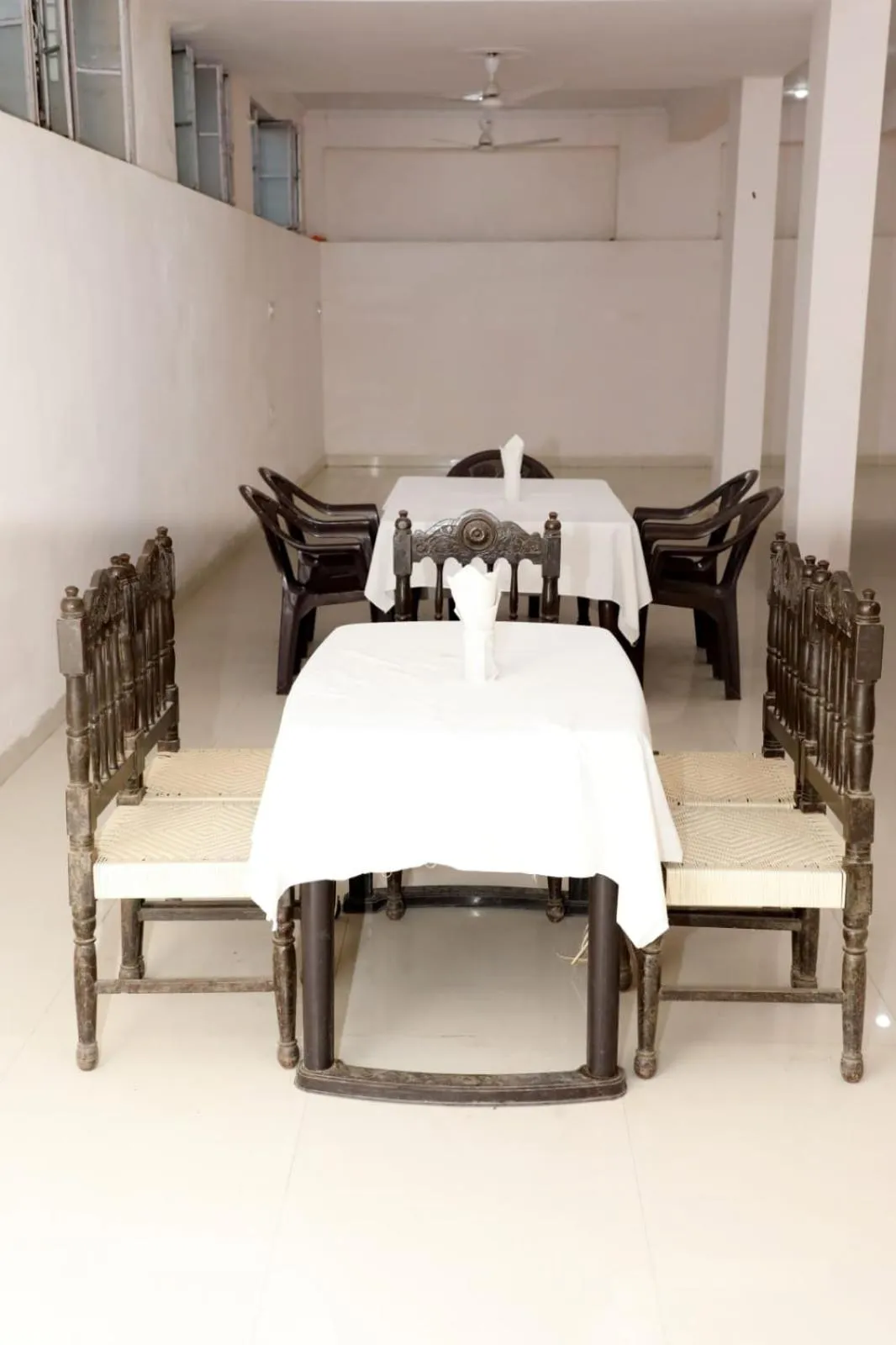 Seating area, Bed in The Forest View Resort