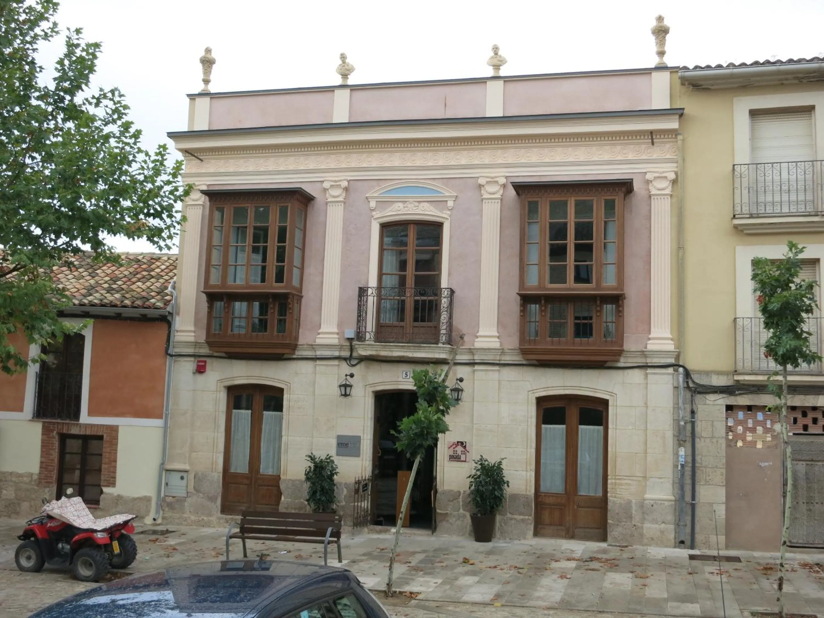 Facade/entrance in Emebed Posada