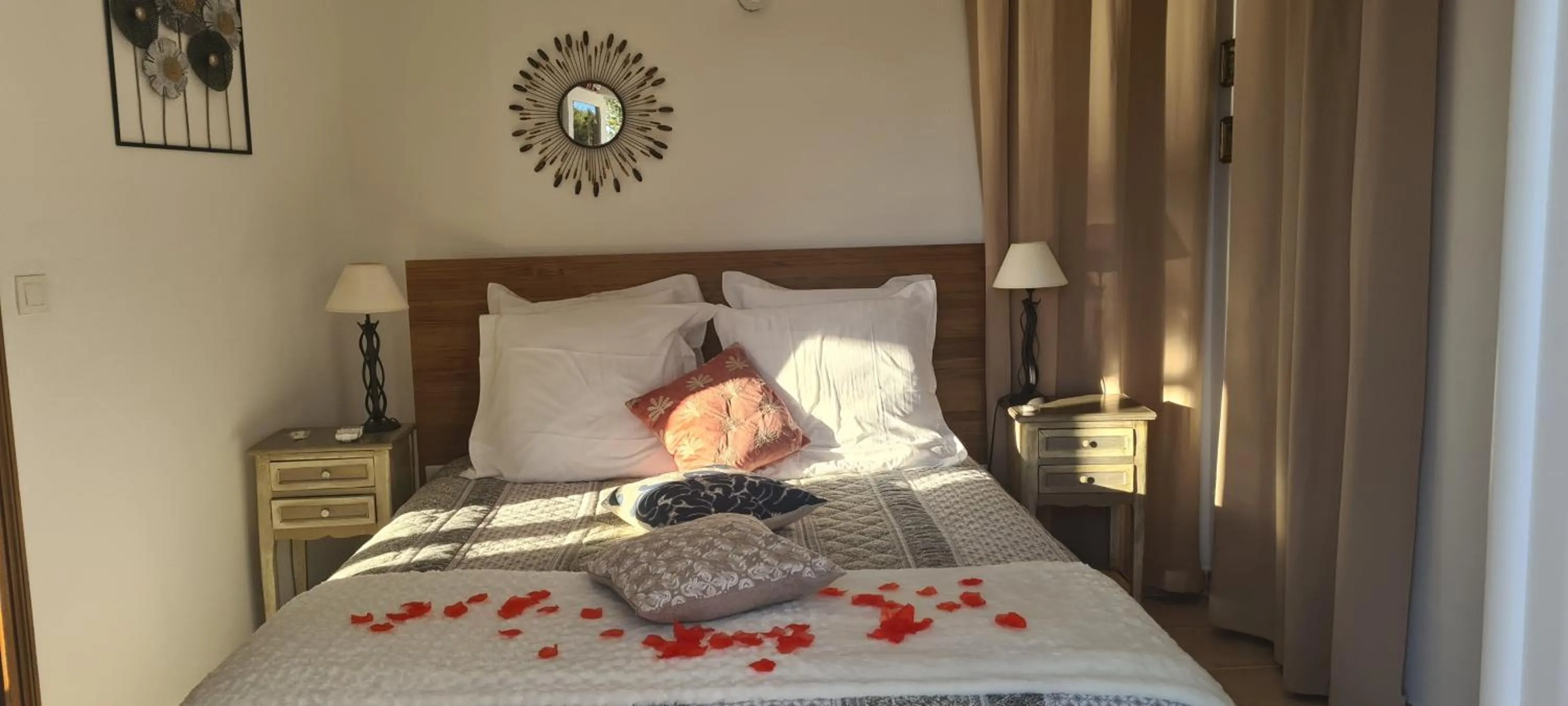 Bedroom in Corniche du Paradis