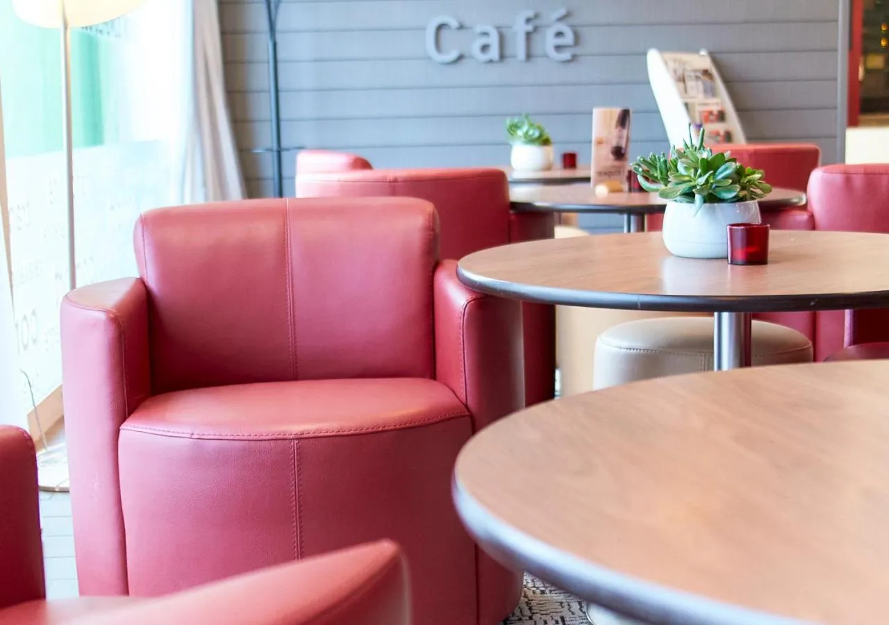 Lounge or bar in Campanile Dijon Congrès Clemenceau