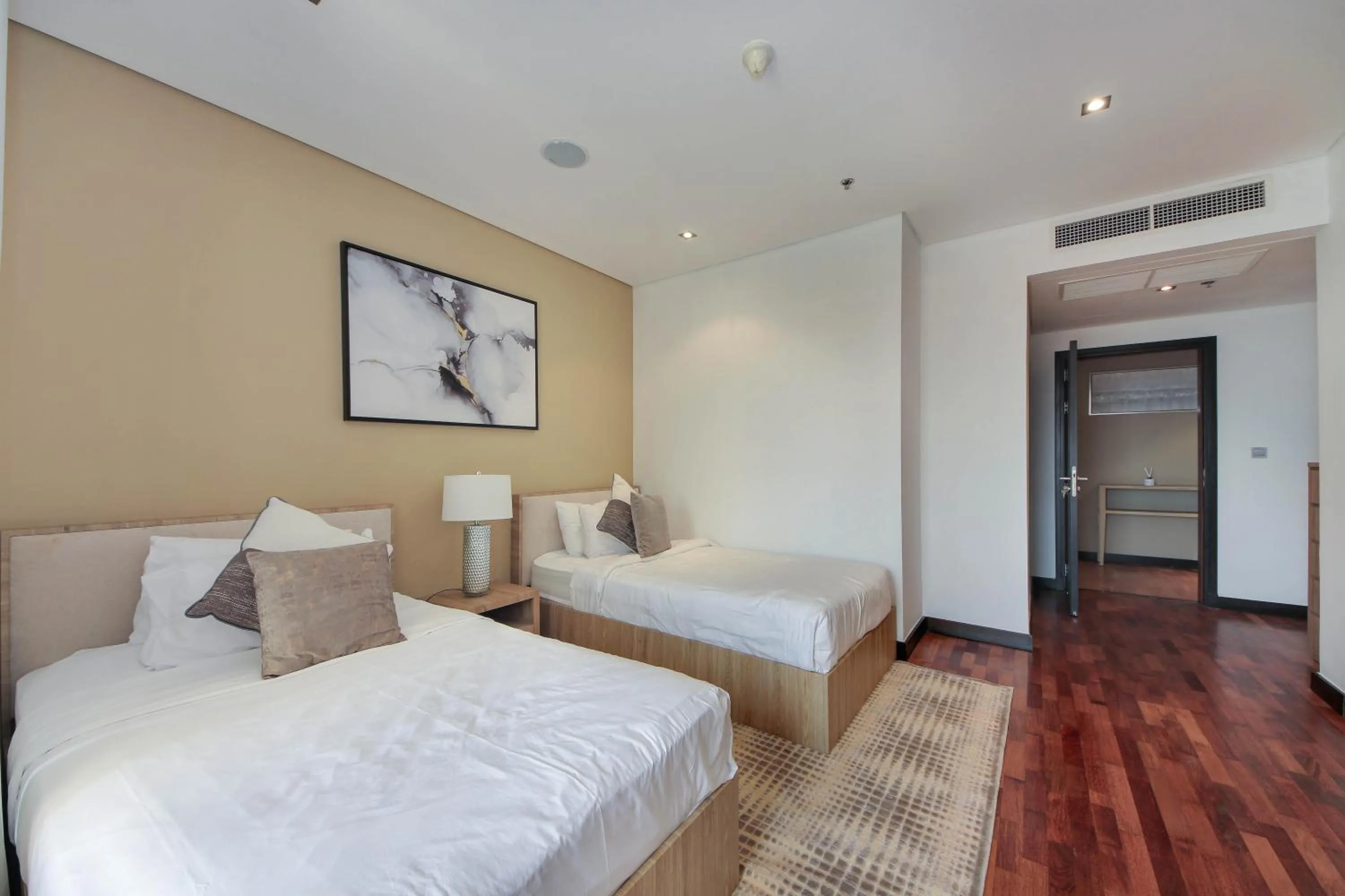 Bed in Luxe Getaways Royal Amwaj Palm Jumeirah Resort Apartment Holiday Home